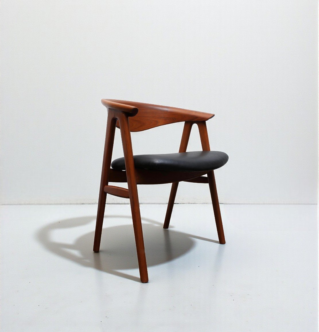 #52 Compass Chair by Erik Kirkegaard