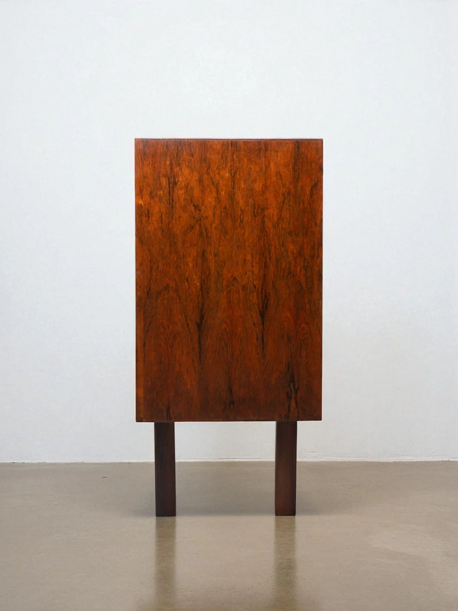 ivar-gern-sideboard-6-Photoroom.jpg