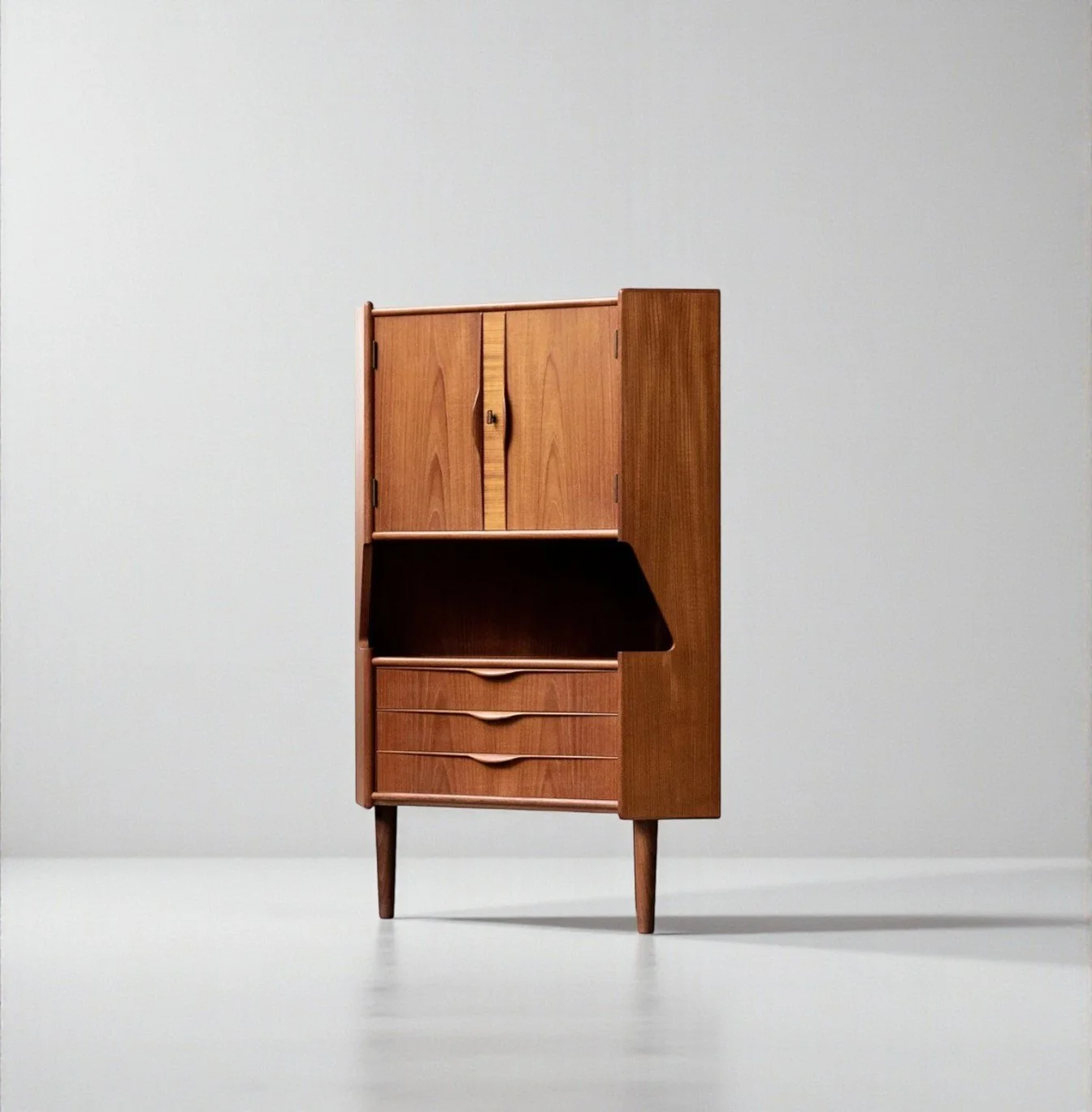 Teak Corner Cabinet Omann Jun-Photoroom copy.jpg