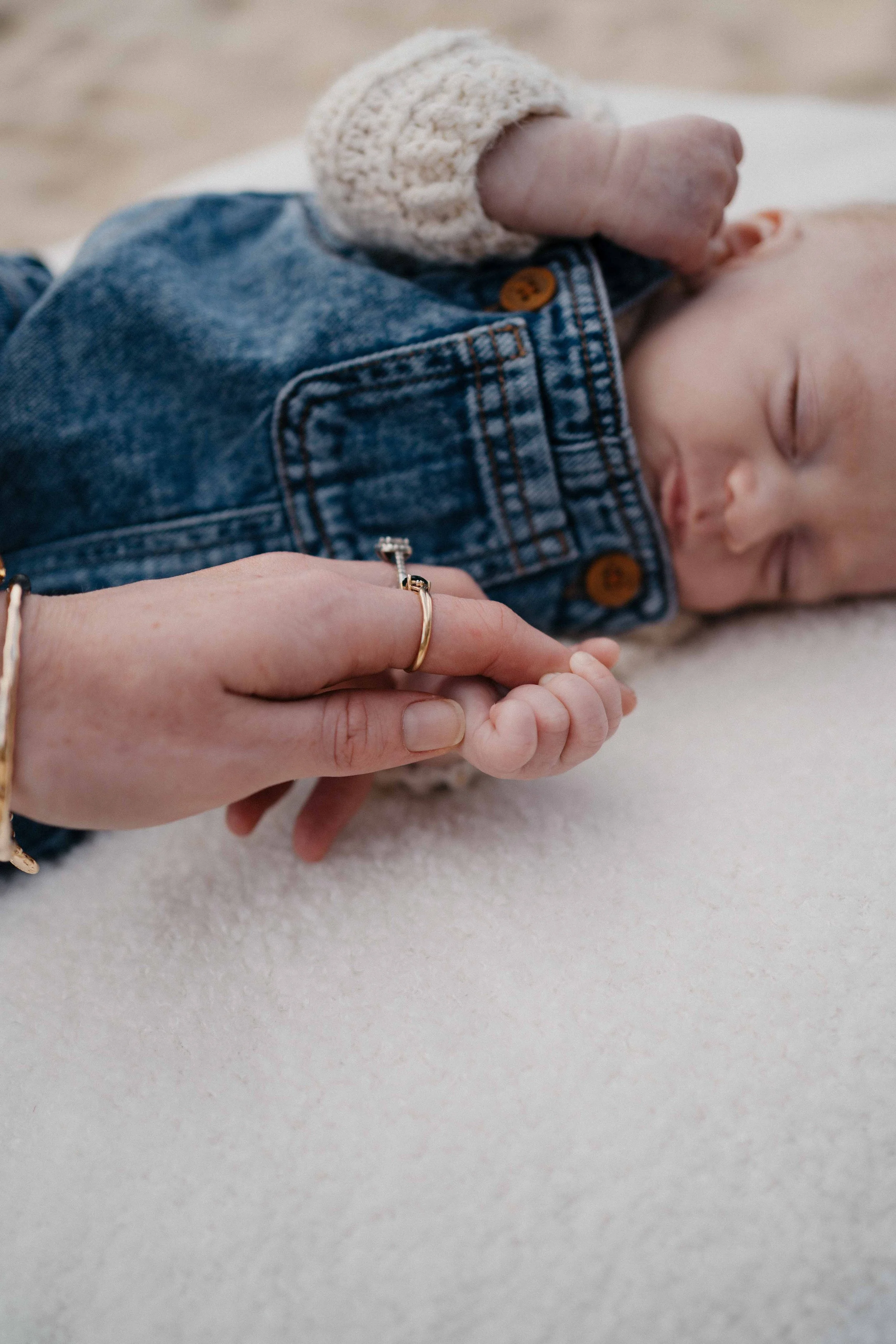 Newborn-Shoot-TownsBeach-10.jpg
