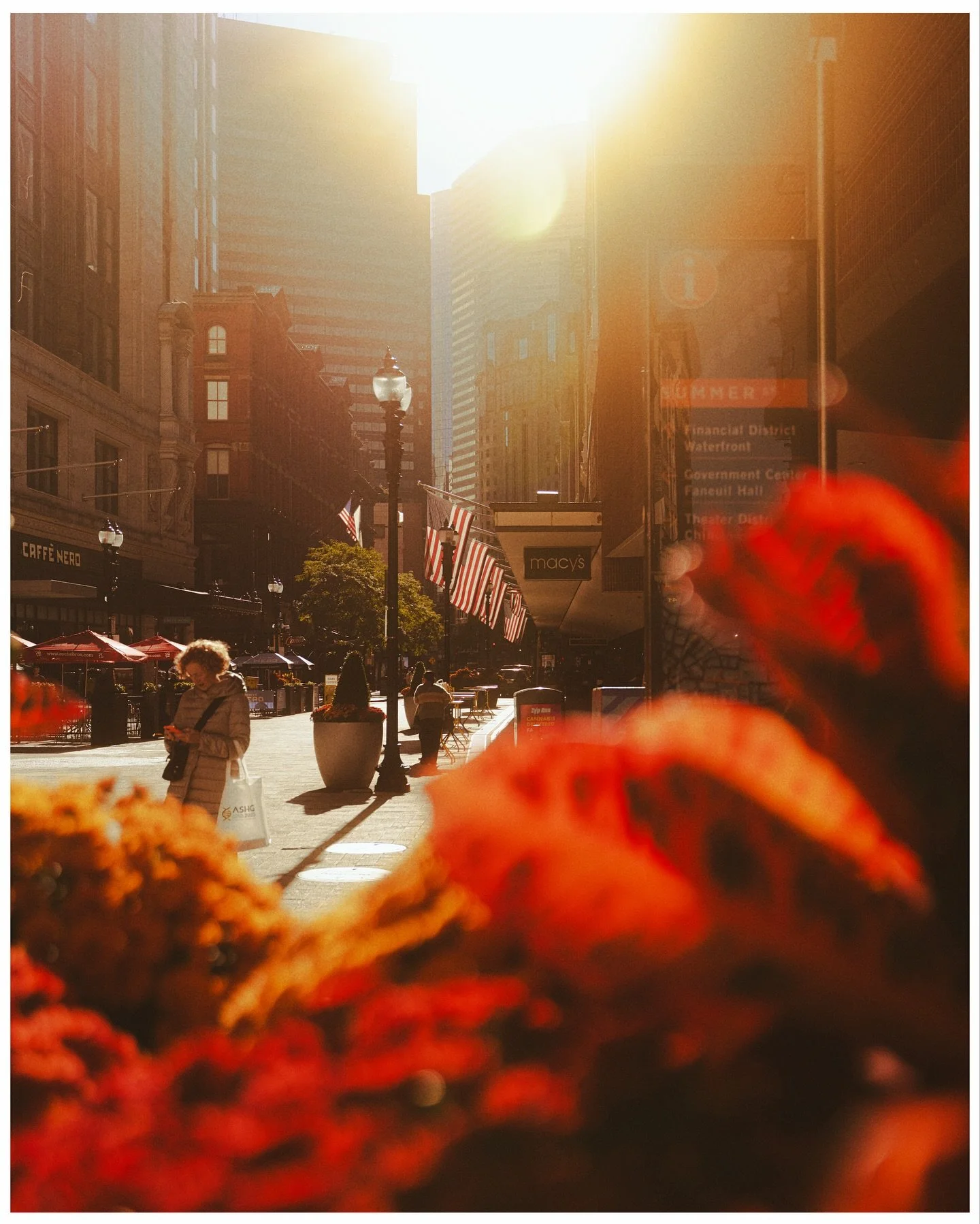 There&rsquo;s something about Boston in this kind of light, it feels straight out of a film reel 🎞️

I&rsquo;ve been workshopping a new preset that leans into a film-inspired look with warmer tones, deeper shadows, and that timeless glow that makes 