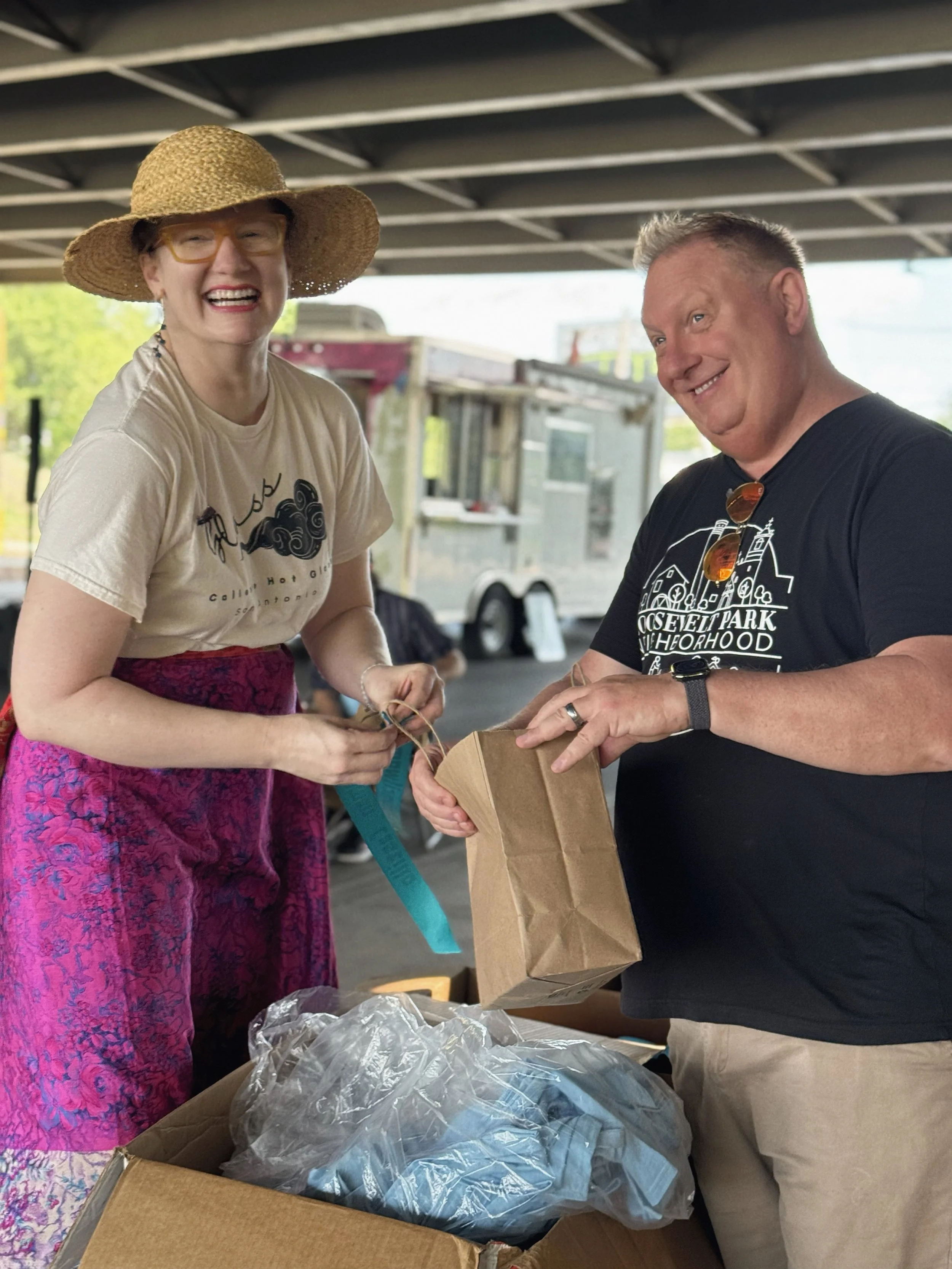 Two volunteers at River Artes Studio Tour