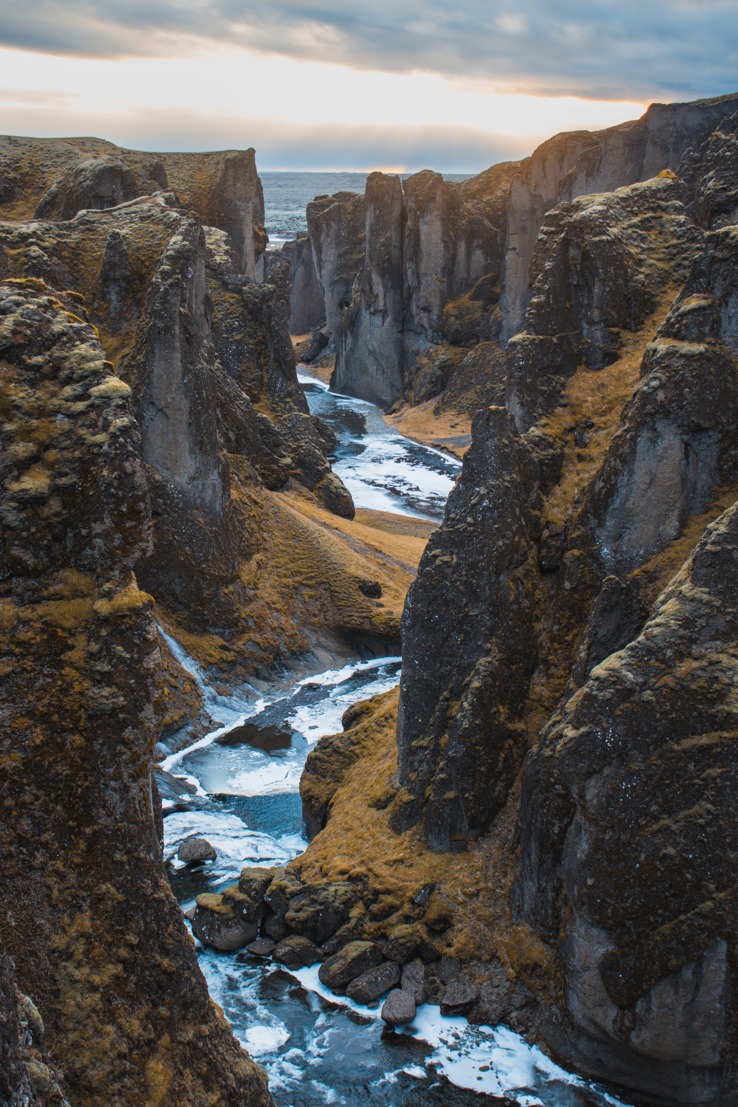 Icelandic Paradise – Fjaðrárgljúfur