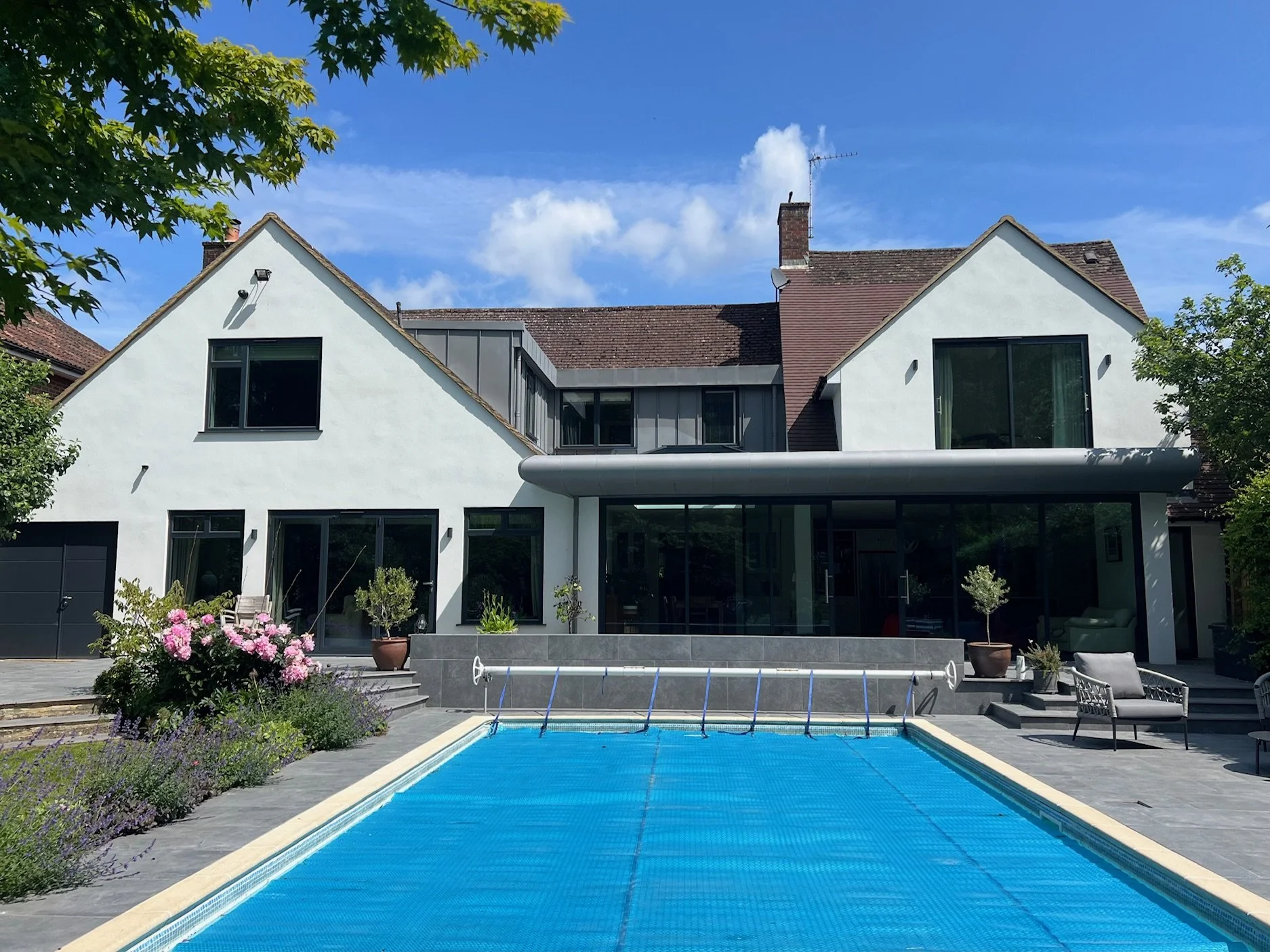 Reconfiguration and transformation of 1950s dwelling