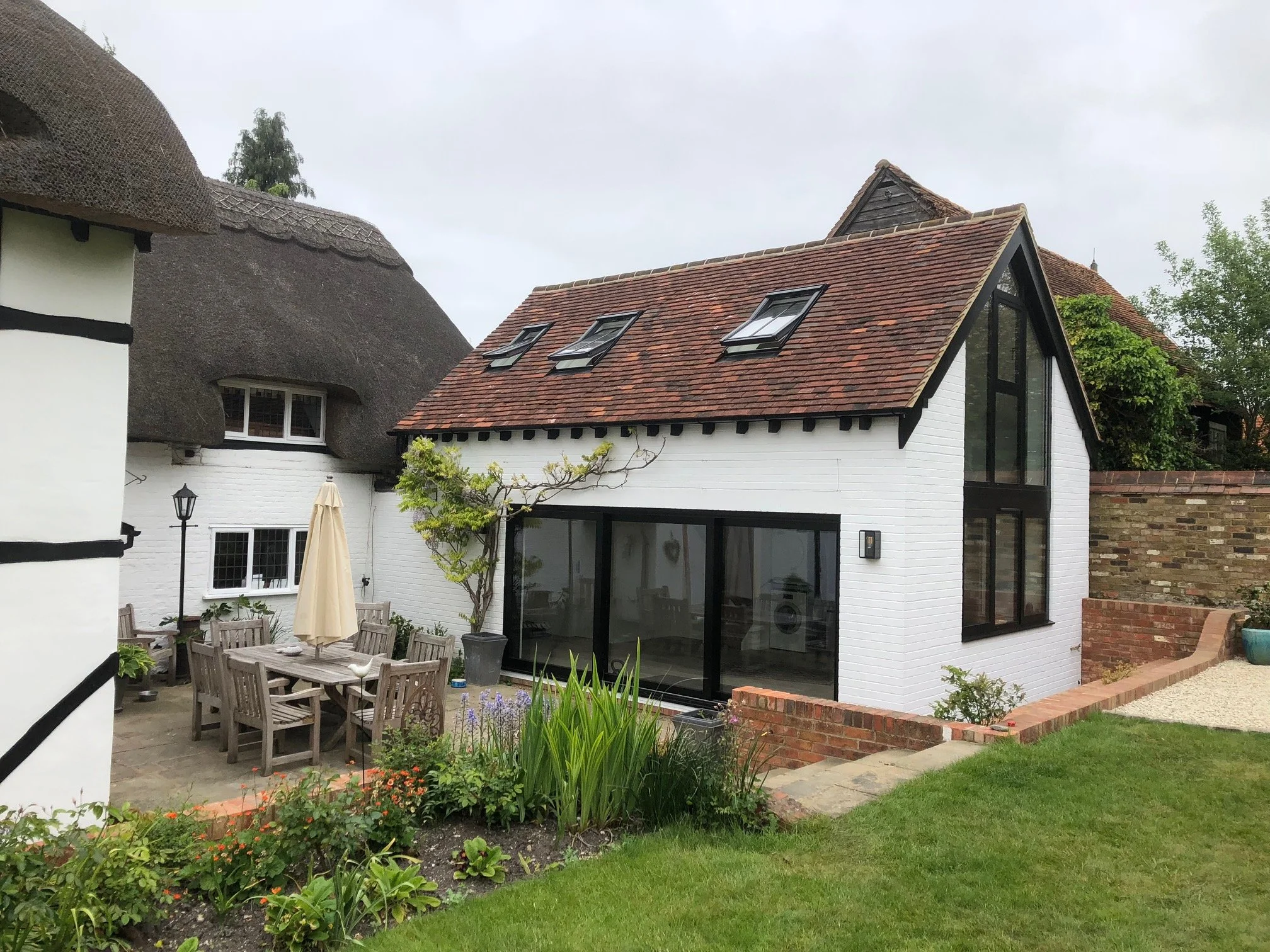 Attached annexe to Grade 2 listed cottage