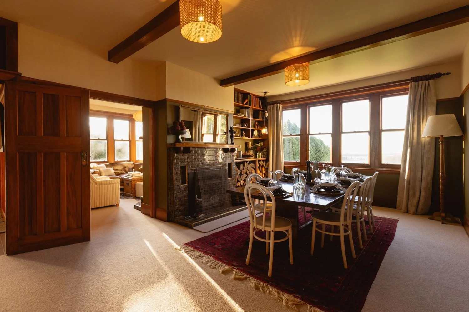 BV-Dining-and-lounge.jpg