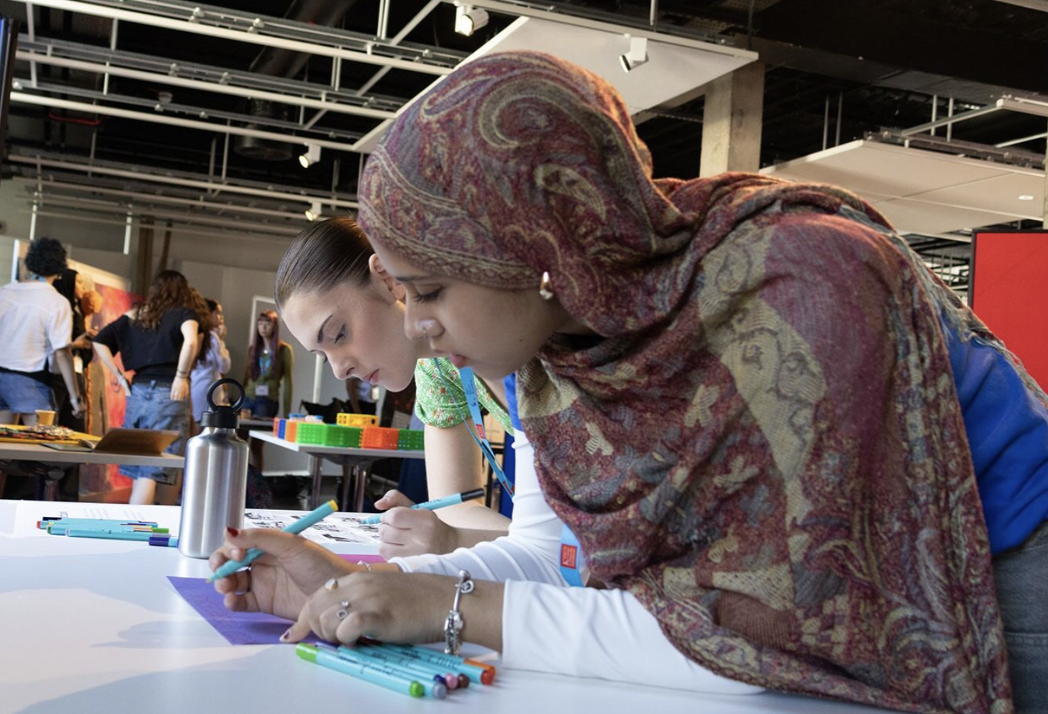 DNA CREATE participants participate in the exhibition.