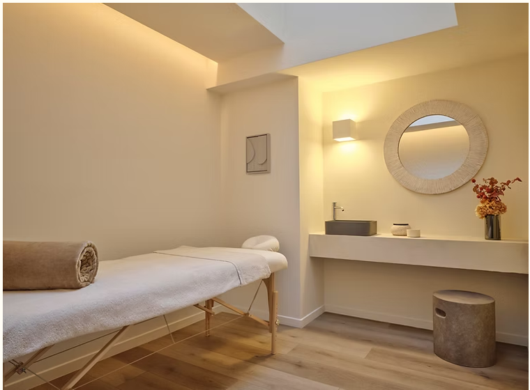 cabine de massage lumineuse et claire