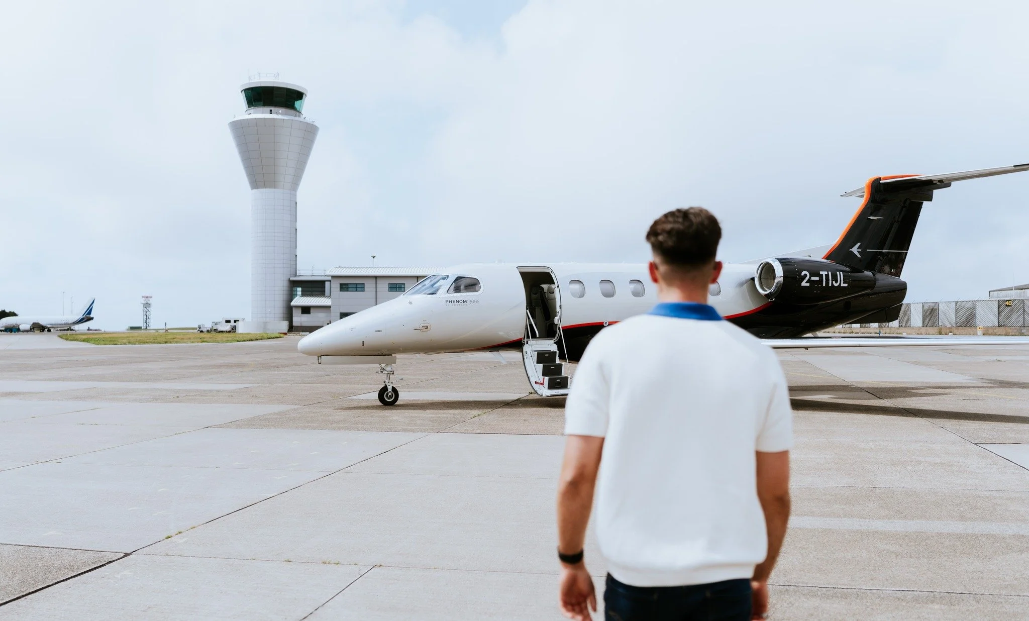 Make the meeting that keeps the world turning.

When you do business at higher altitudes, a Zoom call is no substitute for a human connection. But with crowded airports and costly cancellations, commercial travel has become an almighty headache. That
