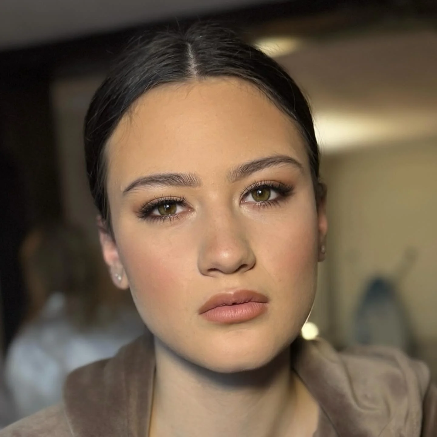 Nude &amp; browns. Natural tones for this beautiful bridesmaid. #nudes #bridesmaid #beidesmaids #bridesmaidmakeup #bridesmaidmakeupideas #beidesmaidinspo #surreymua #surreymakeupartist #surreywedding #naturalmakeup