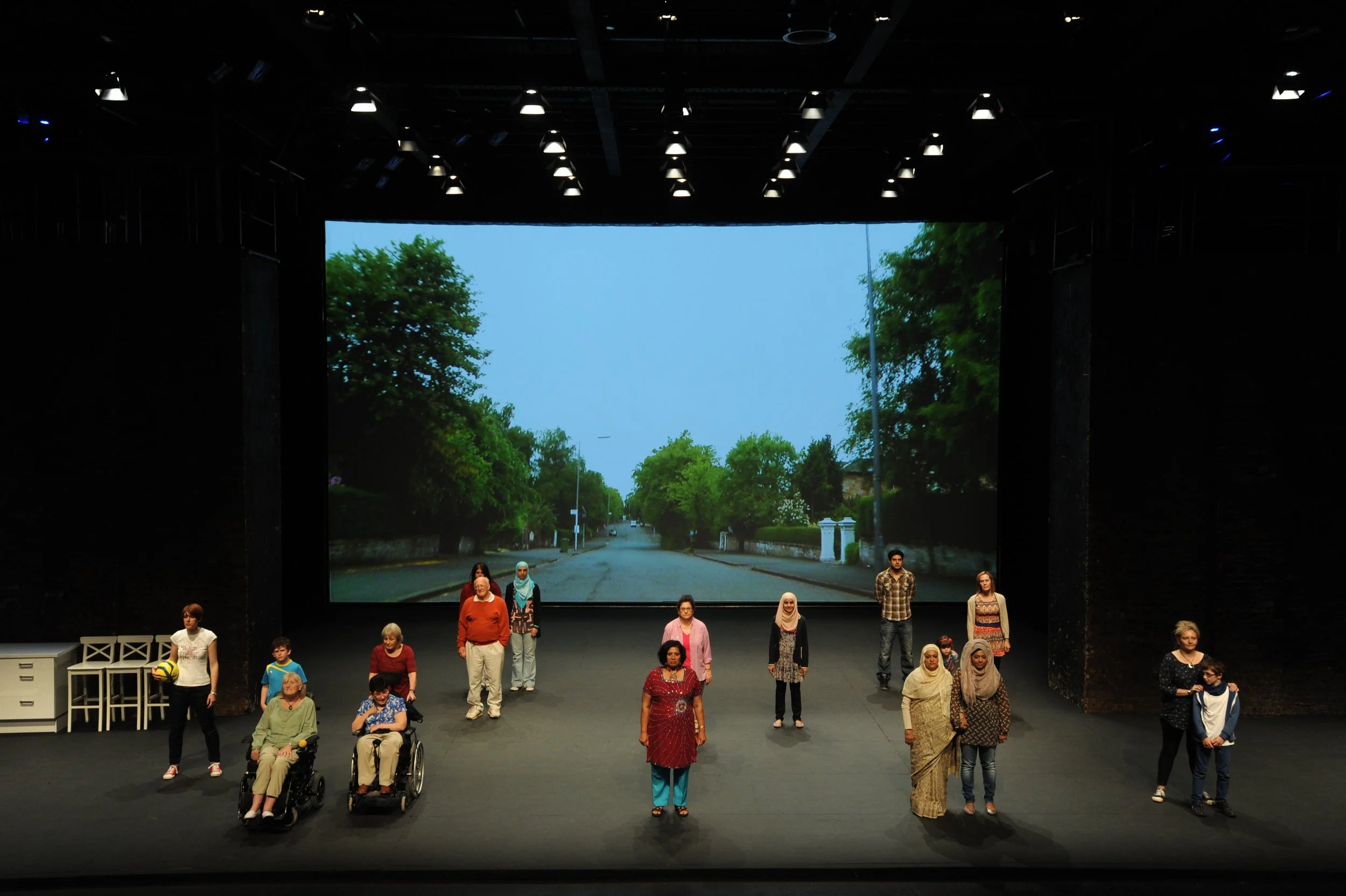 Whole cast. Credit: Alan Dimmick (2013)