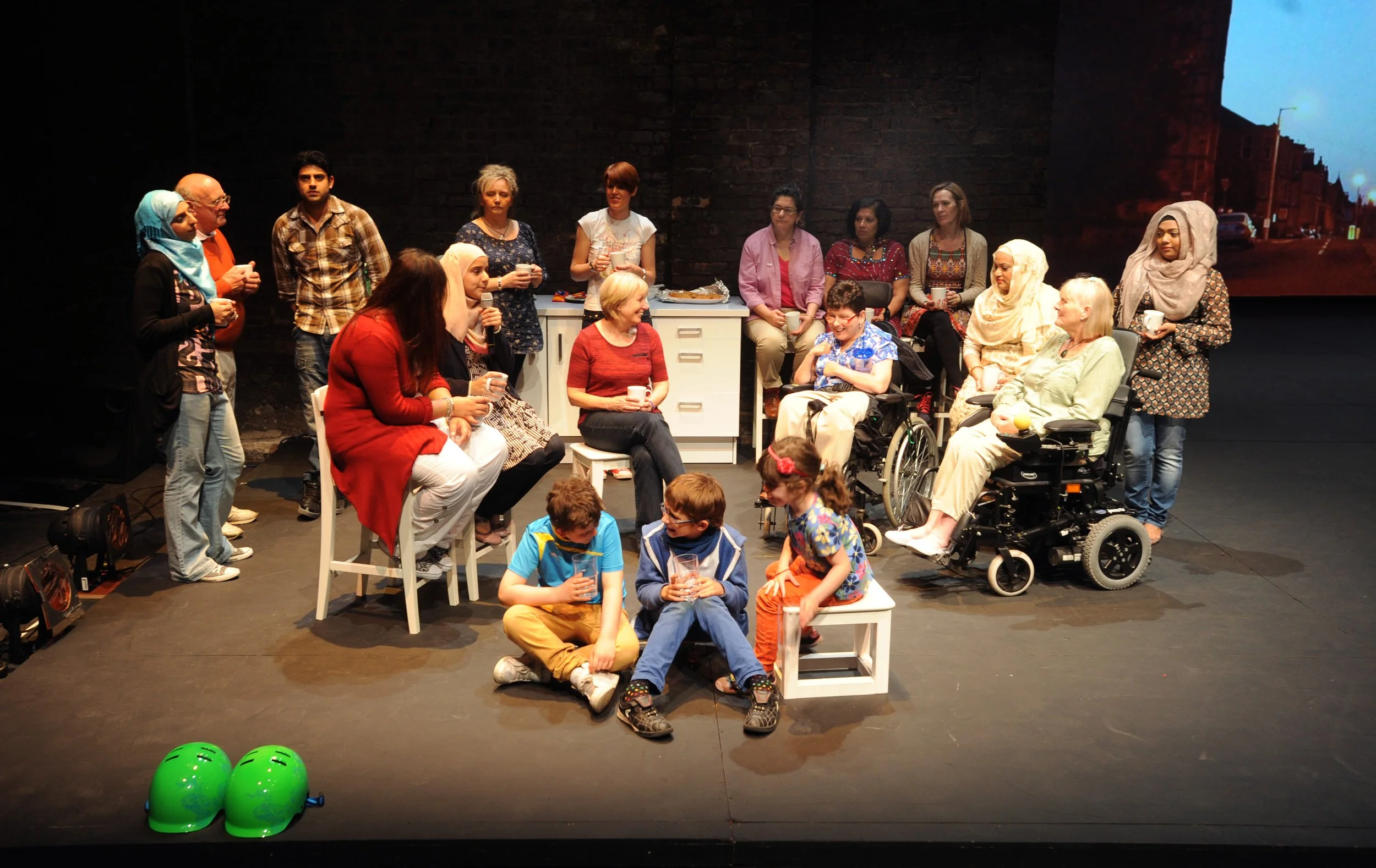 Whole cast. Credit: Alan Dimmick (2013)