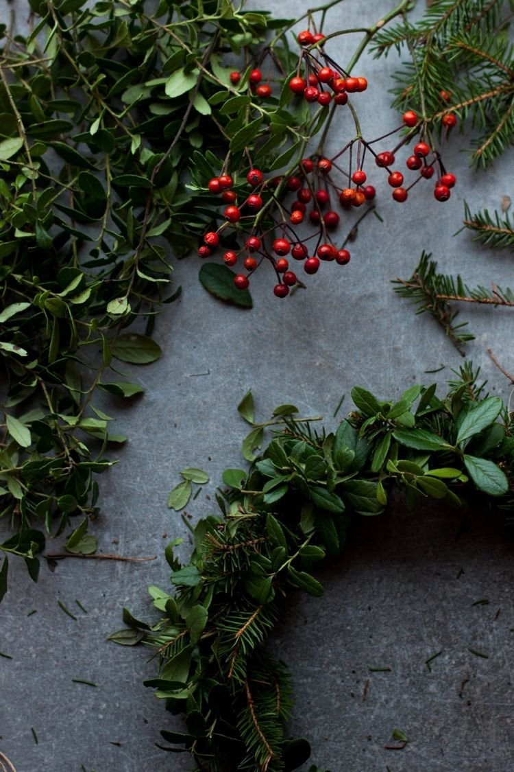 Holiday Wreath Making at Grateful Vineyard (Dec 7)