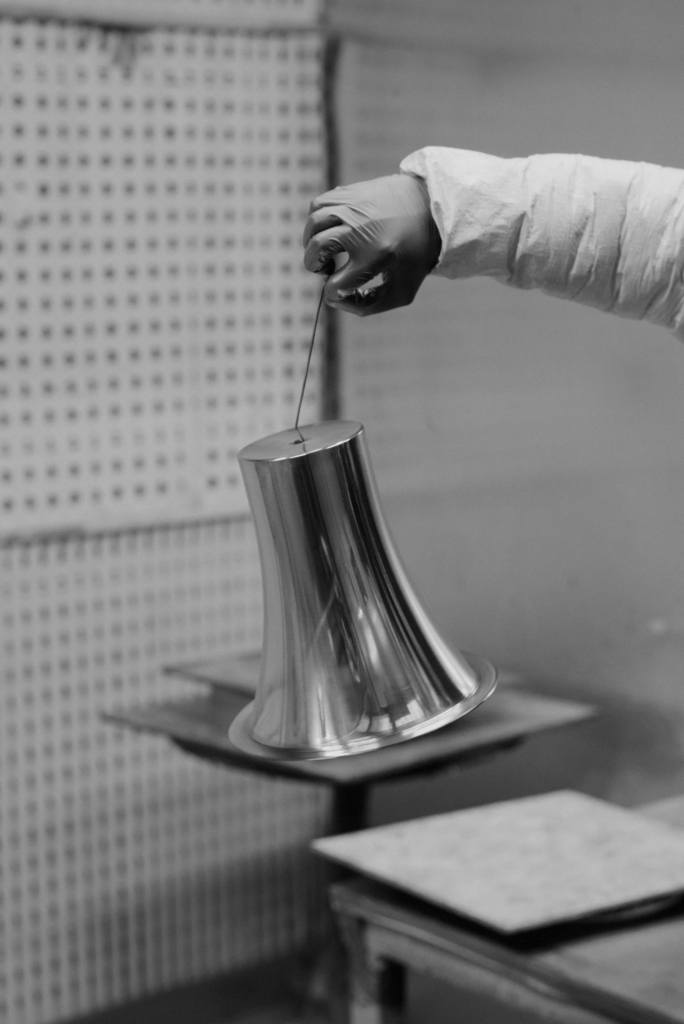 While we explore the new, our current collection continues to define spaces with intimacy and warmth.
Every line and slot is considered, how light behaves, how it touches surfaces, how it shapes atmosphere.
Craft that endures, aesthetics that speak q