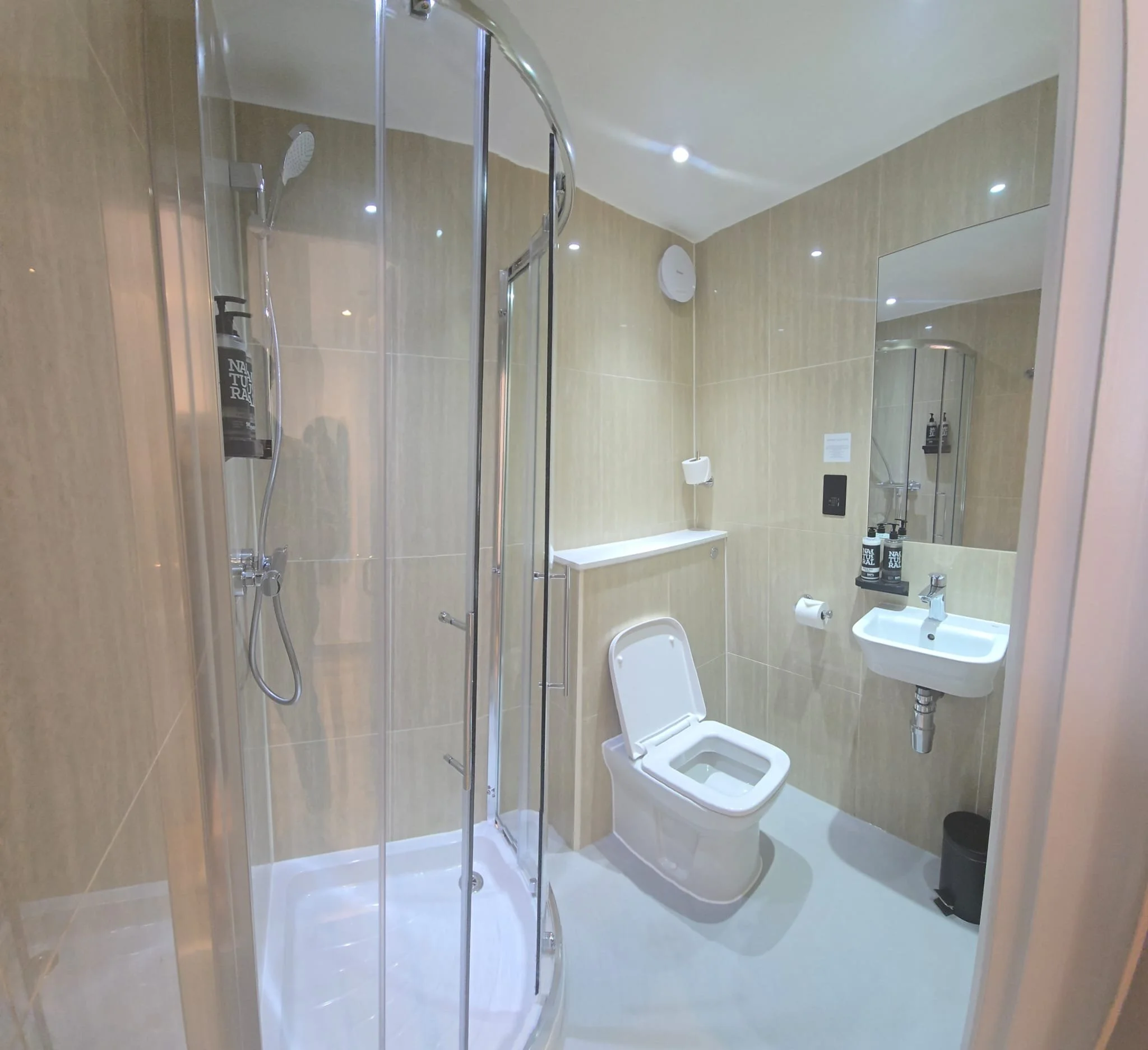 Bathroom(1).jpg