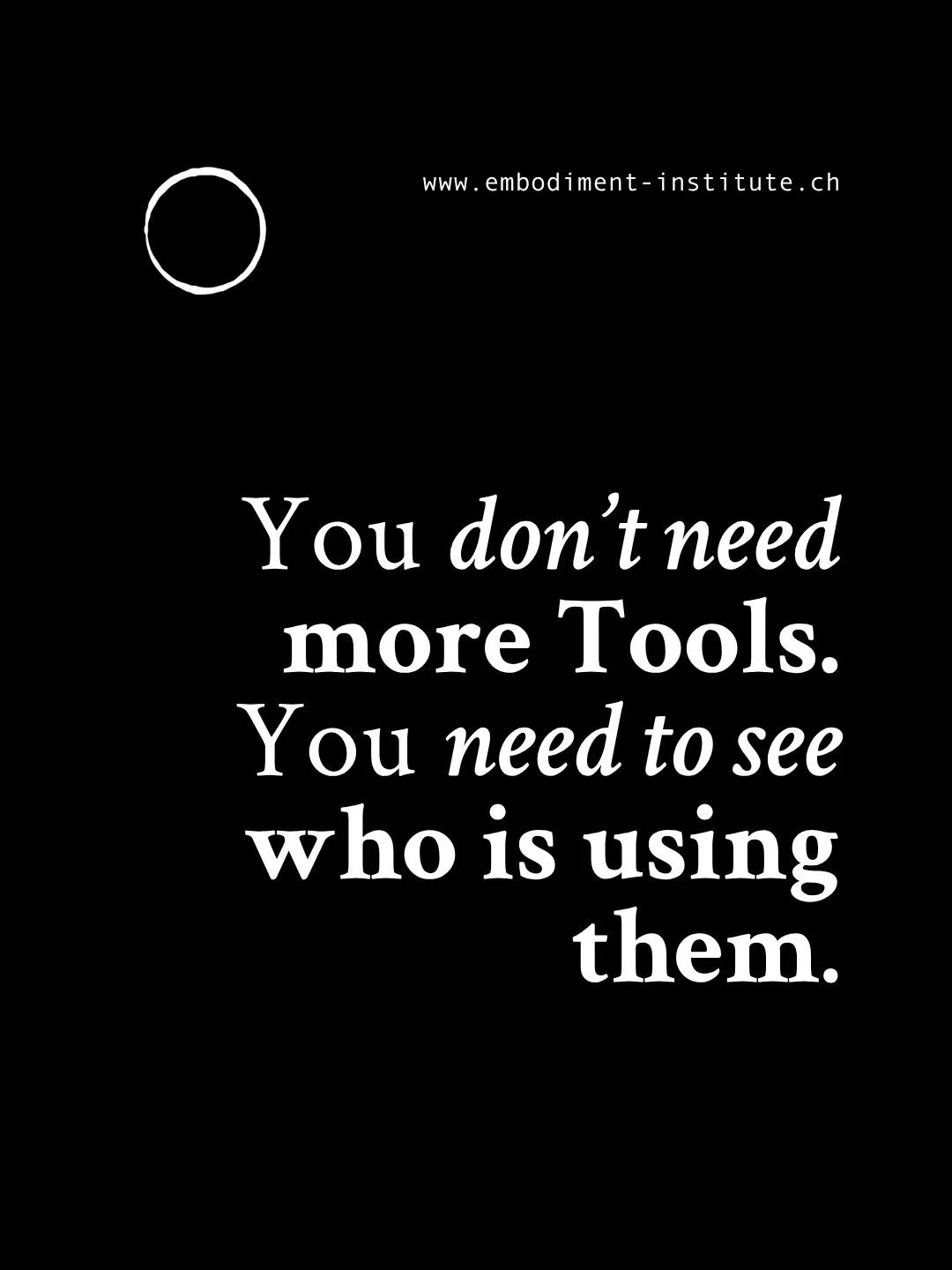 ⠀
⠀
YOU DON&rsquo;T NEED MORE TOOLS. YOU NEED TO SEE WHO IS USING THEM. ⚒️💎
⠀
Wir wissen heute alles &uuml;ber das Nervensystem. Wir besitzen Methoden f&uuml;r jede Schattierung von Trauma. Wir optimieren, kl&auml;ren und regulieren &ndash; und doch