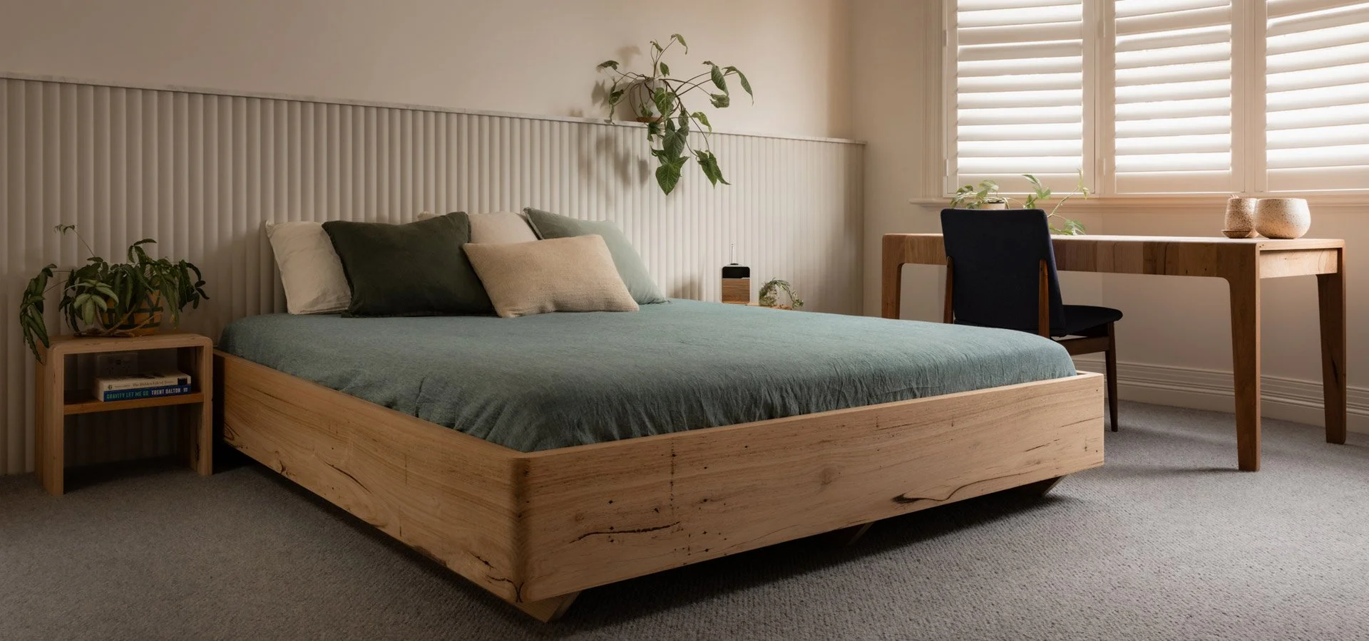 australian-reclaimed-timber-bed-03.jpg
