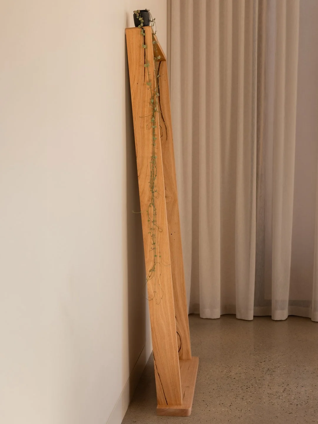 australian-recycled-timber-drift-mirror-corner-detail-05.jpg