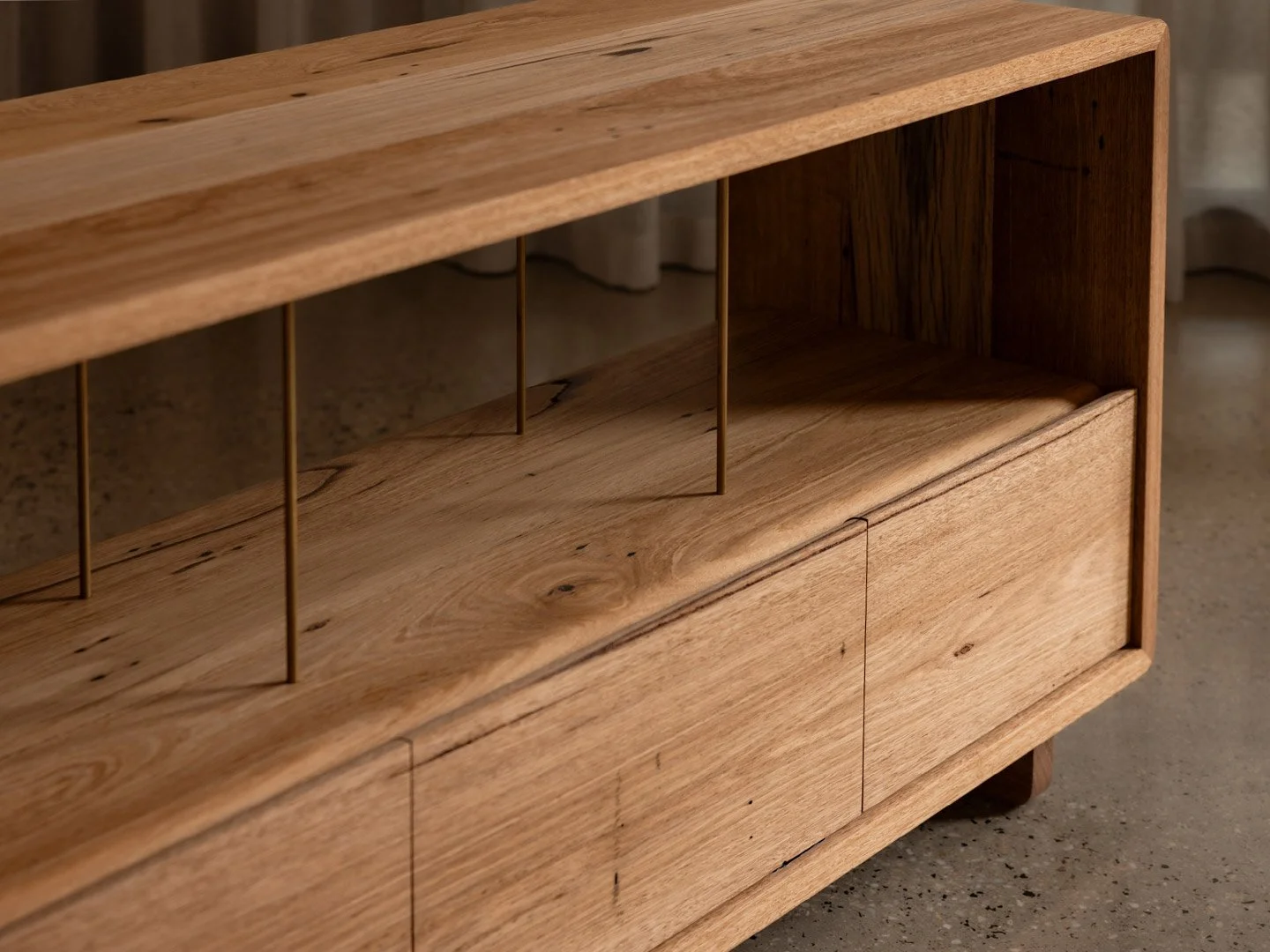 reclaimed-wood-leo-record-player-station-detail-09.jpg