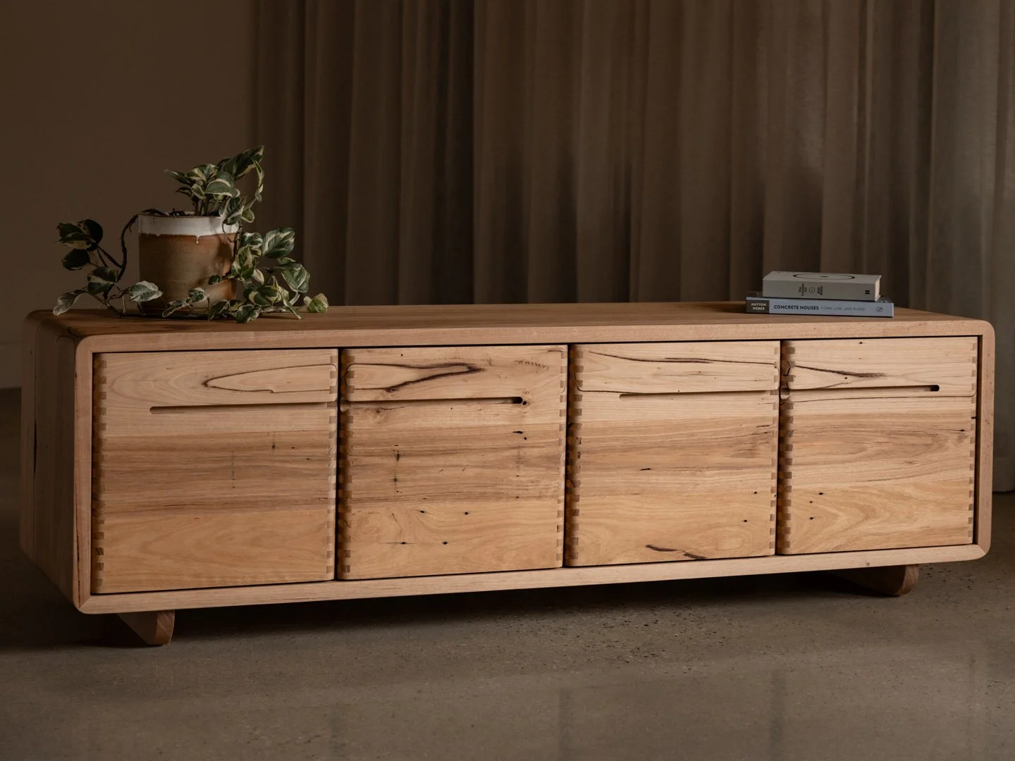 Drift Low Cabinet