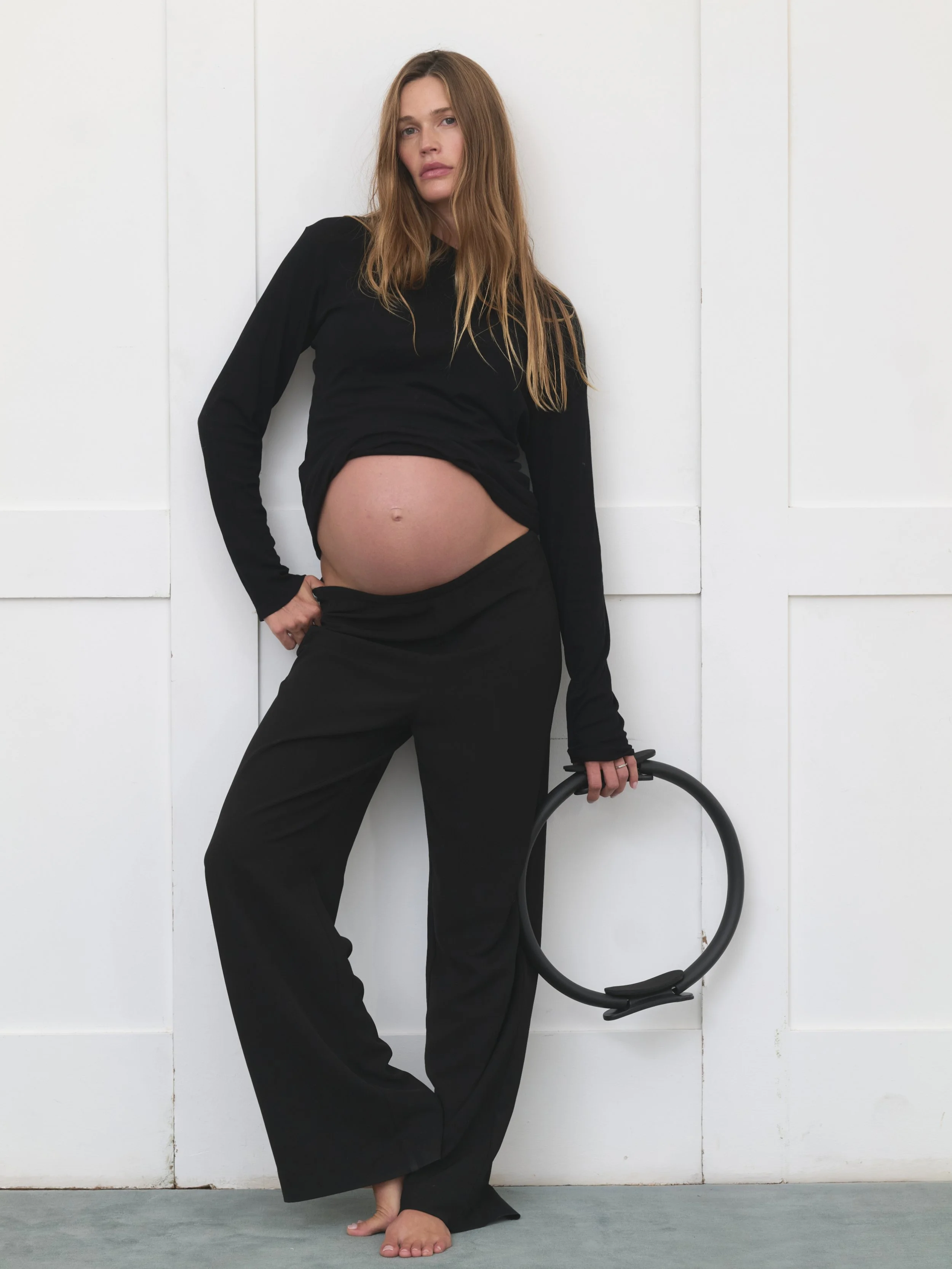 PRE & POST NATAL
Expert-led movement designed to support your changing body safely throughout pregnancy and every stage of postpartum recovery.