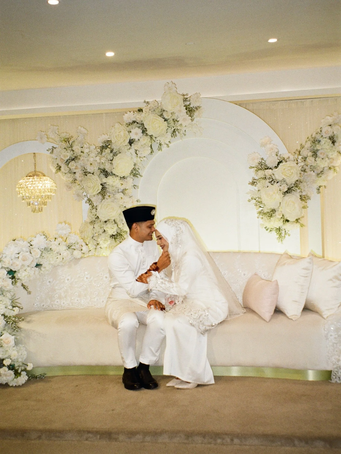 S &amp; Q 🤍

23.11.2025

Shot via 35mm film camera 

Main photographer : @mdtaufiq.als 
videographer:  @nurhana____ 

Film develop: @handsonfilm