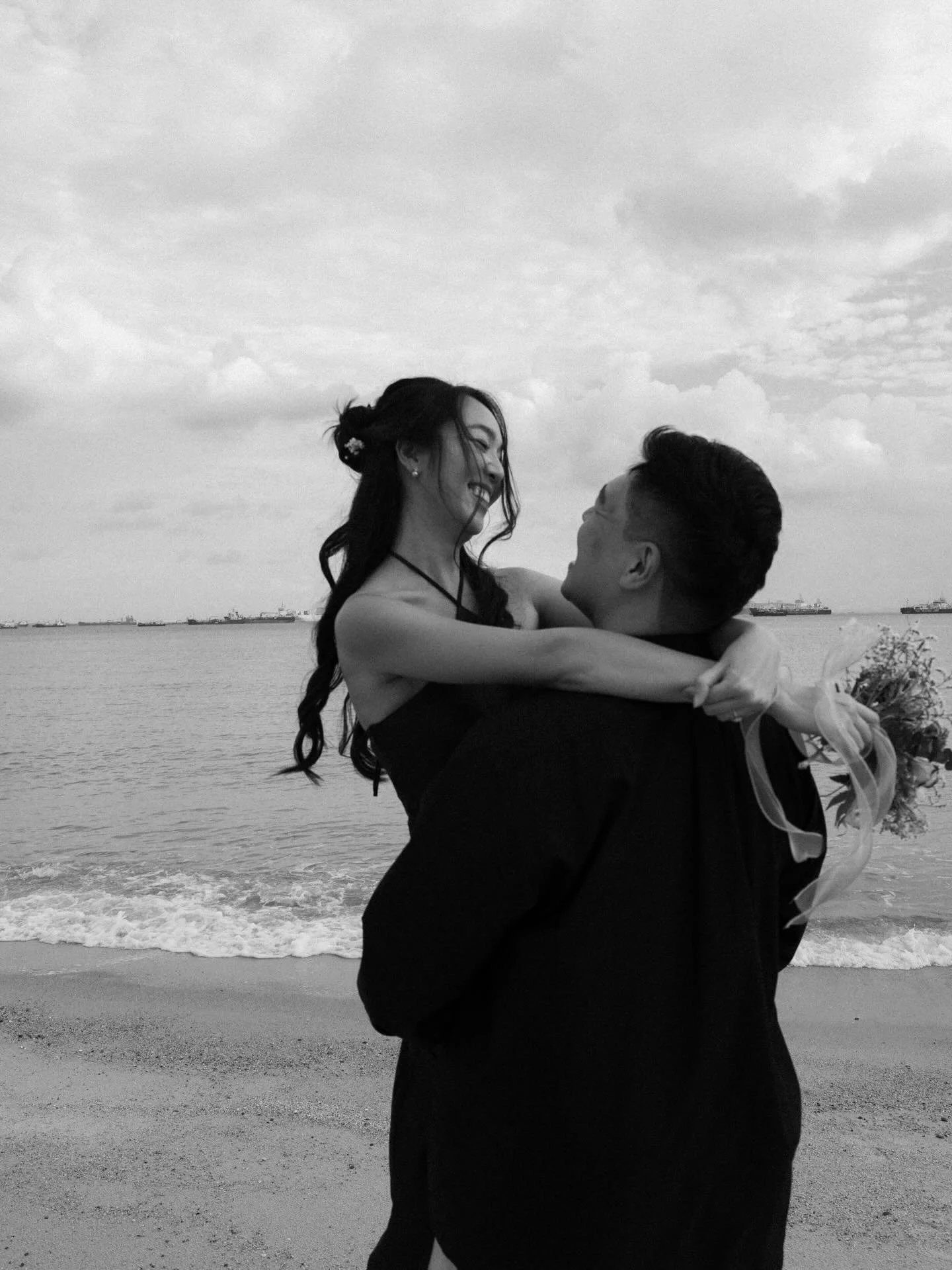 I can&rsquo;t get over this shoot 😍🩵💐 

Limited slots for 2026 ( 2-4 more only !!) open for 2027 already 📷