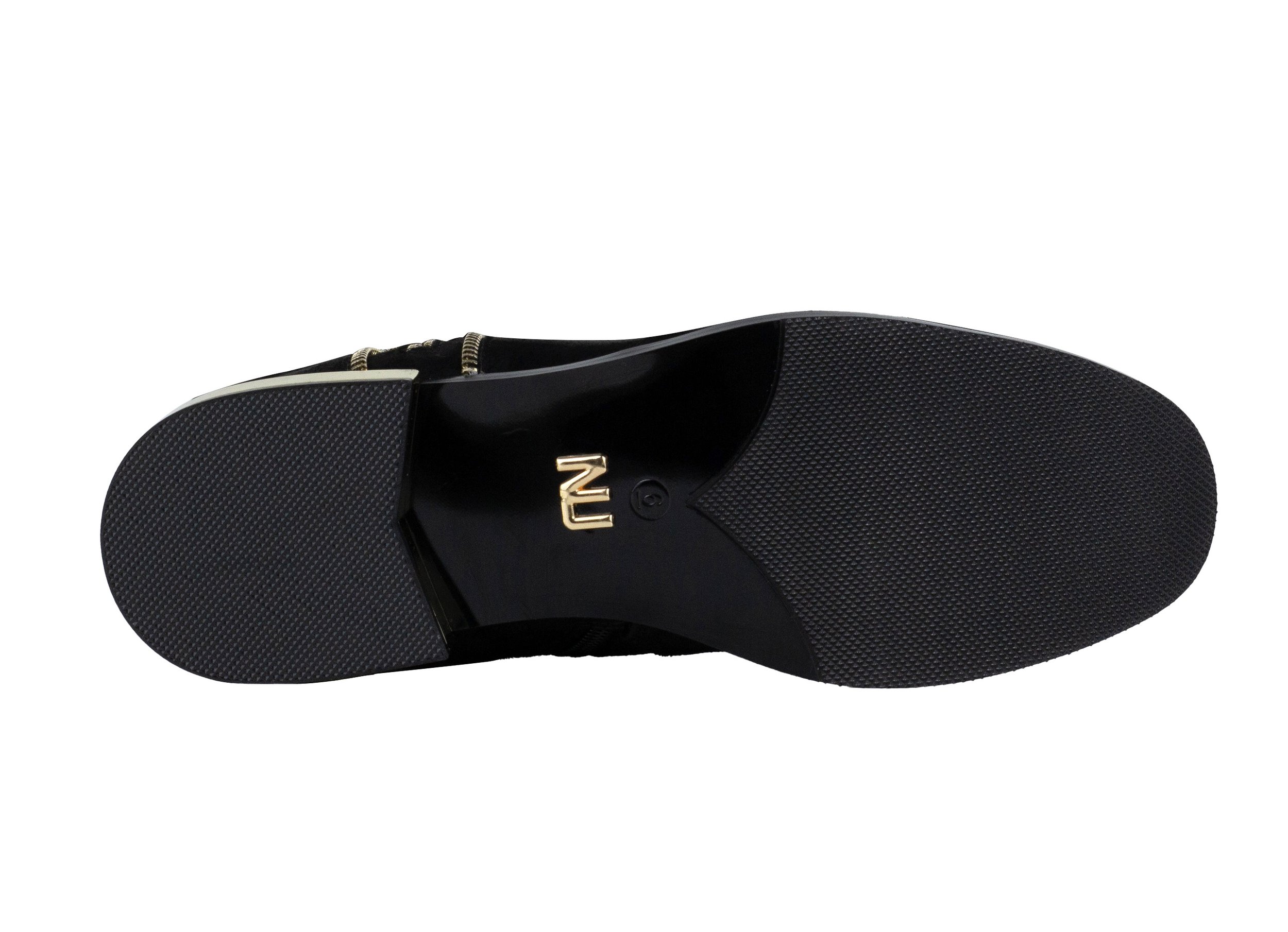 MAJESTIC BLACK Outsole.jpg