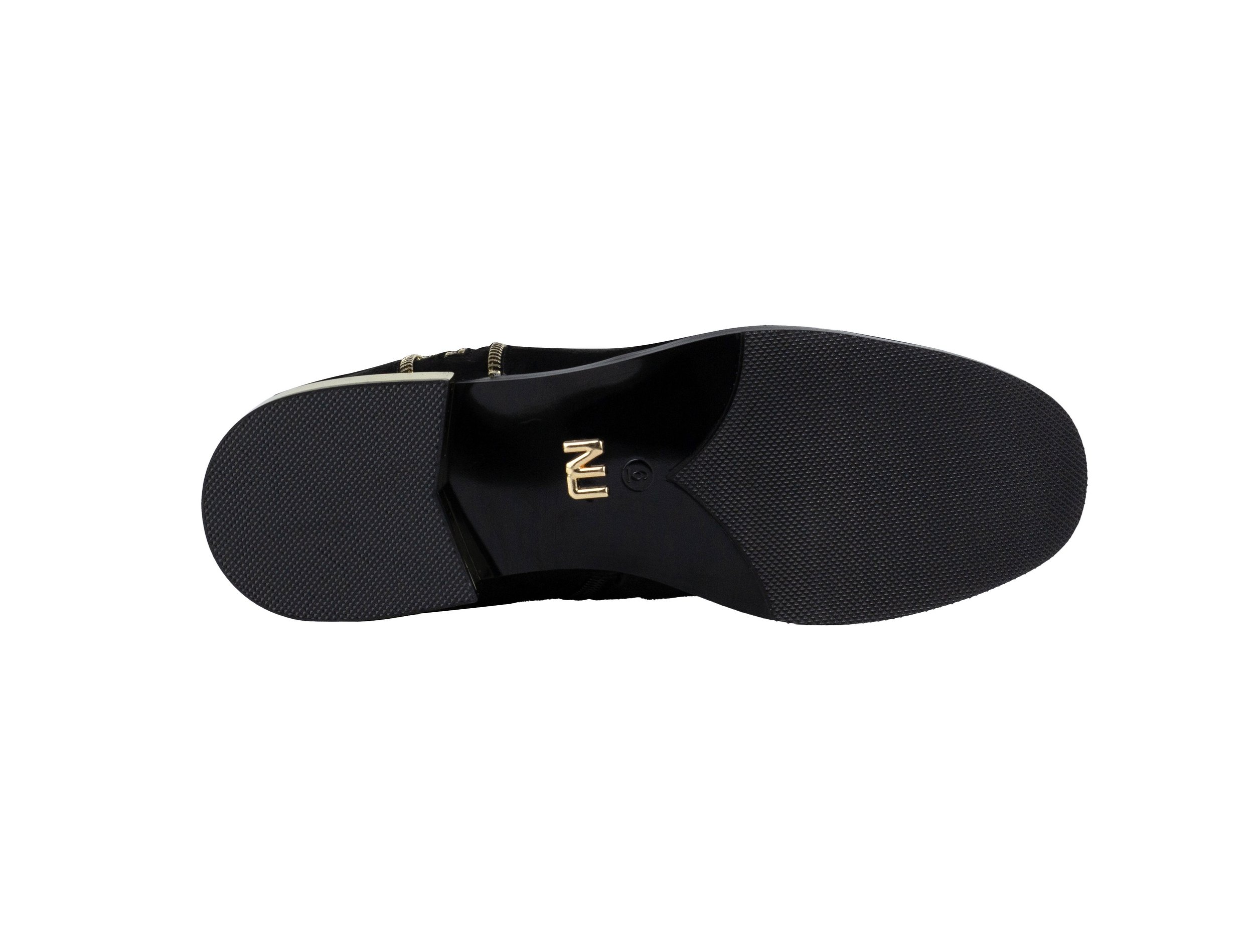 MAJESTIC BLACK Outsole.jpg