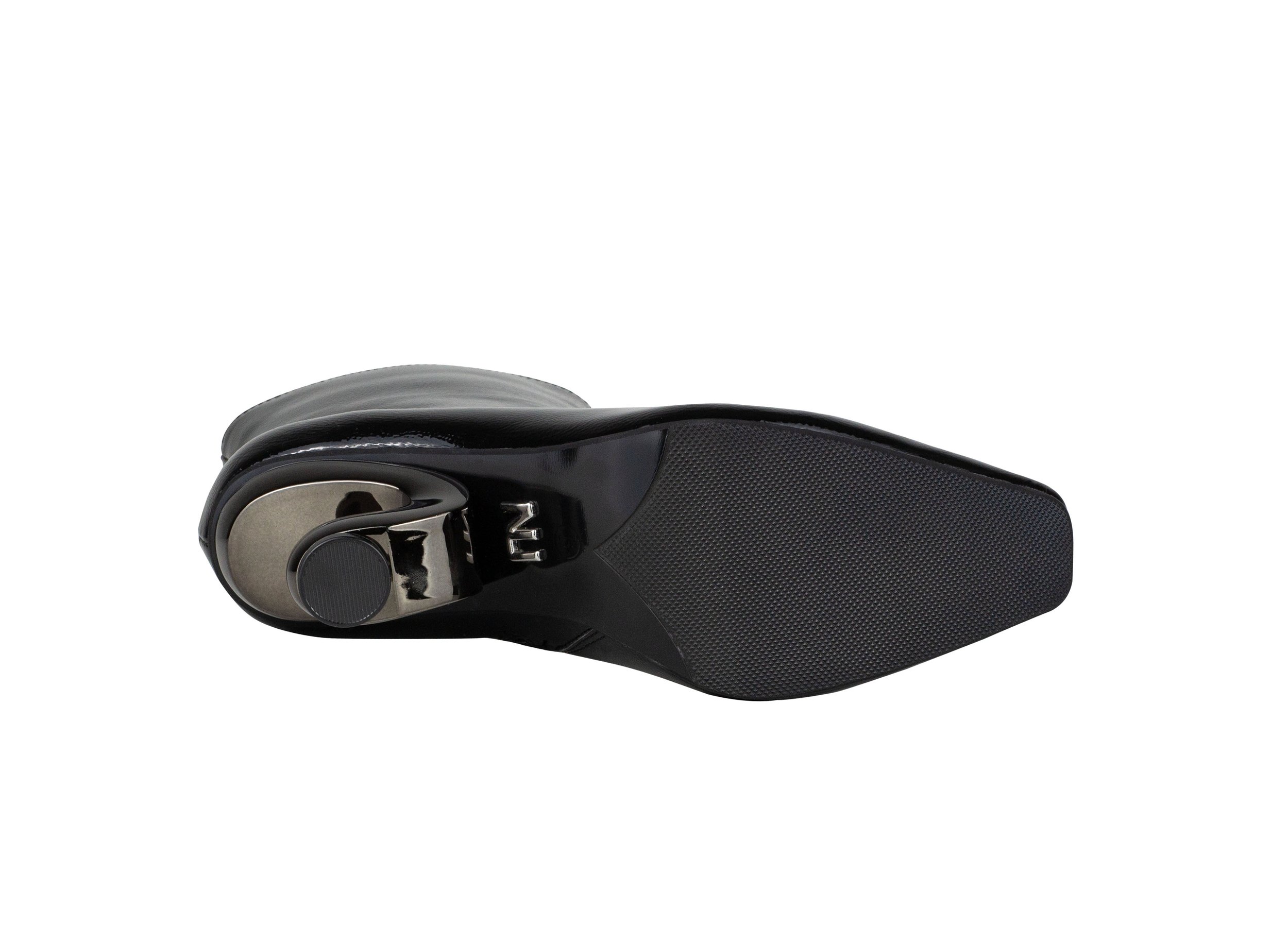 GETAWAY BLACK Outsole.jpg