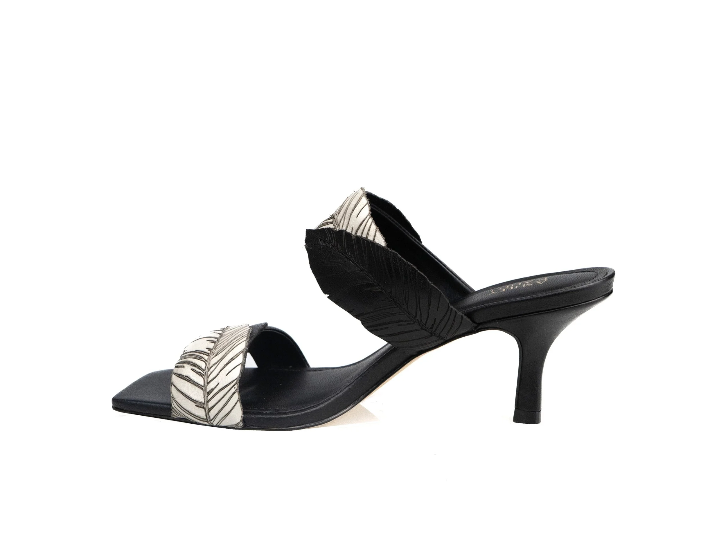 LINA BLACK Inside.jpg