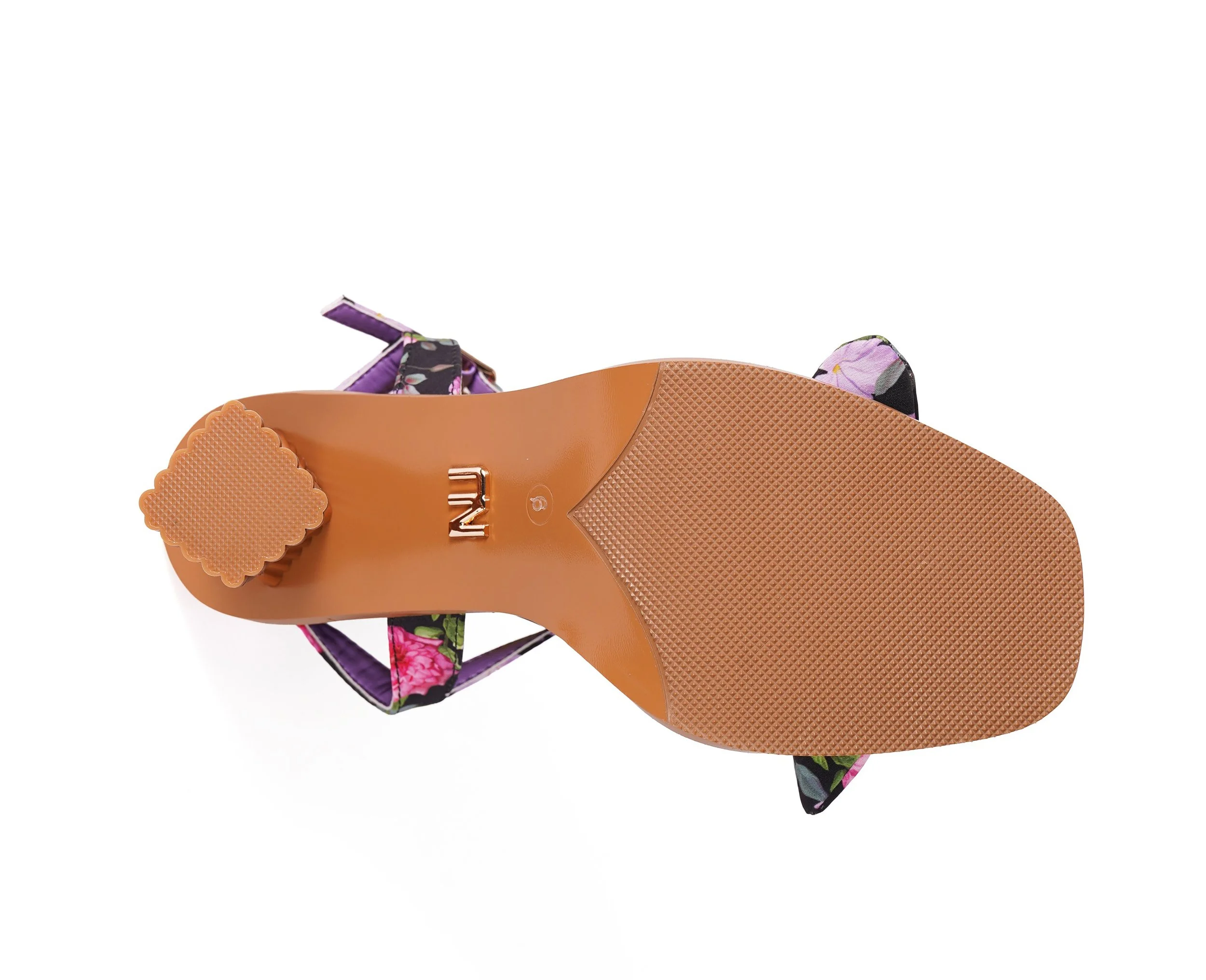 NORA LAVEN Outsole.jpg