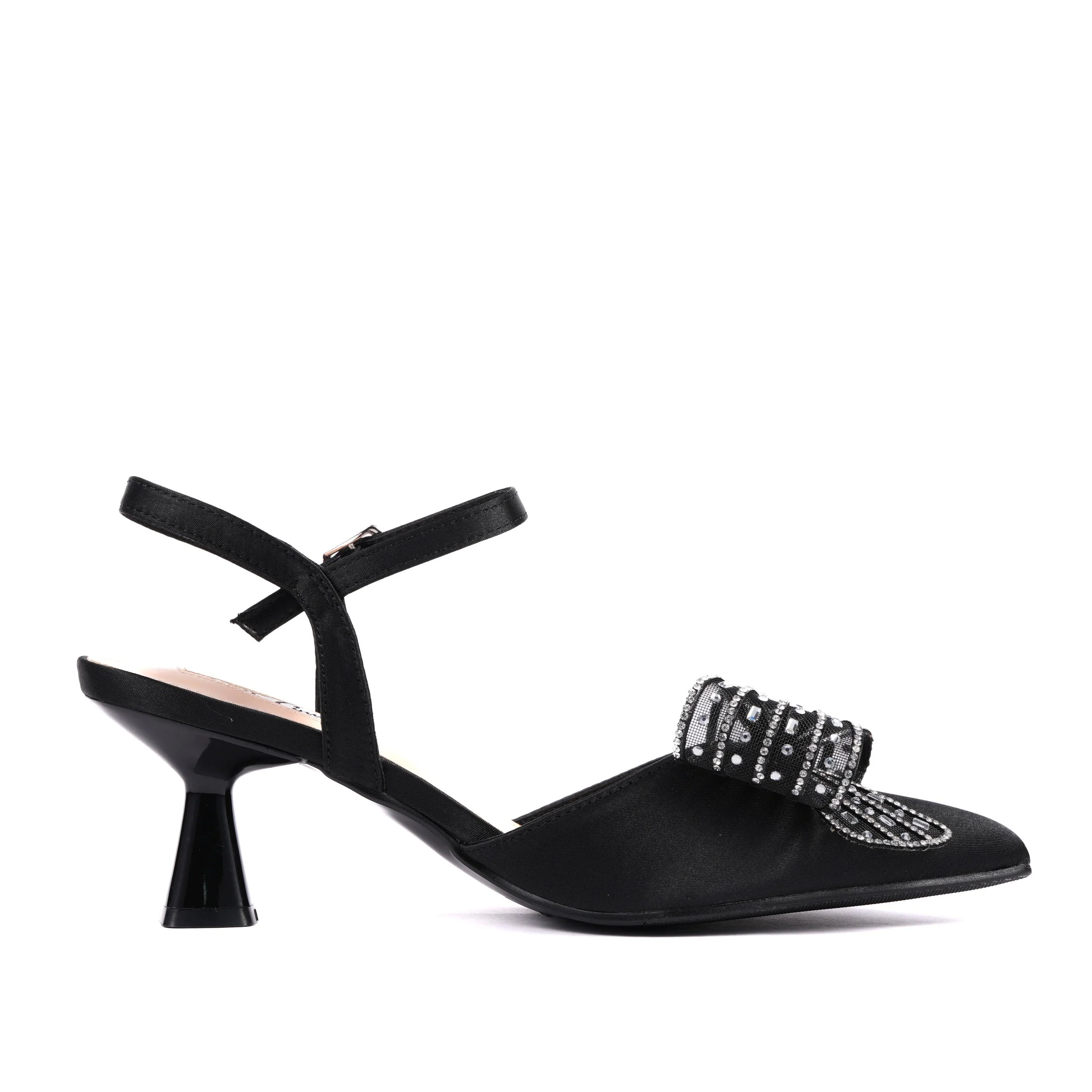 LESLIE BLACK Inside.jpg