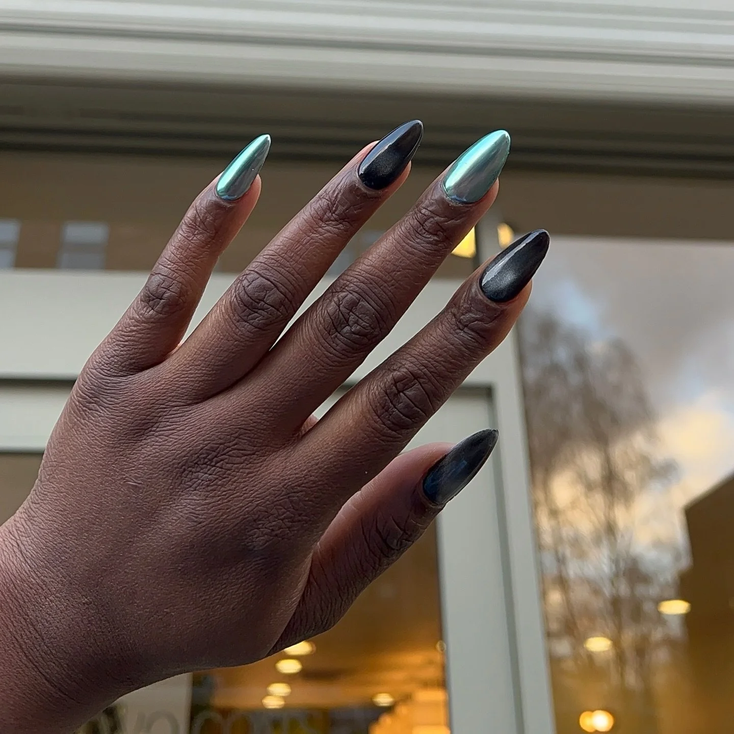 Clean or playful&hellip; which one are you picking? 🤍✨

Timeless micro French for that effortless, quiet luxury vibe
vs
Statement polka tips for a little personality

Both done with precision, both hitting different moods.

Appointments available th