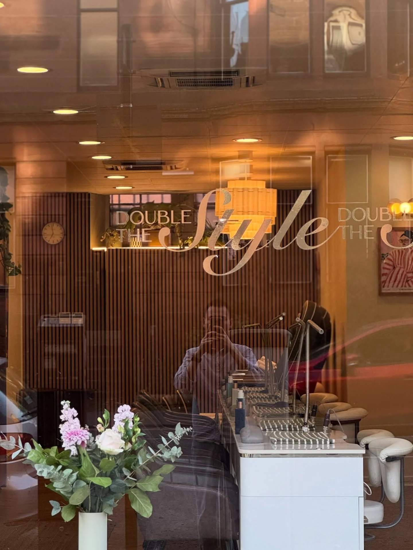 Sometimes self-care is simply slowing down for a while.

Soft lighting, warm tea, quiet moments and a fresh set waiting for you at Two Coats 🤍

A calm little space in the middle of Hyndland.

📍151 Hyndland Rd, Glasgow G12 9JA
Walk-ins welcome when 