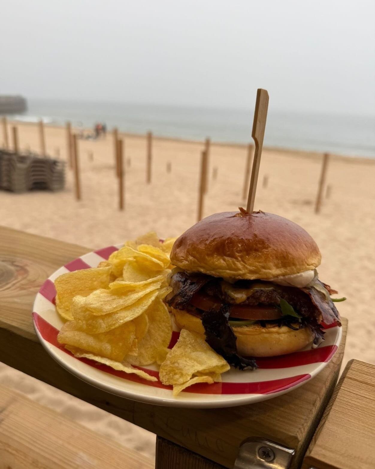No Bugi, a vida boa acontece todos os dias. Quem passa por l&aacute;, descobre um menu cheio de sabor e um ambiente feito para relaxar.

#Bugi #OBarDaVidaBoa #Bar #Mar #VidaAtiva #VidaSaud&aacute;vel #Pa&ccedil;oDeArcos