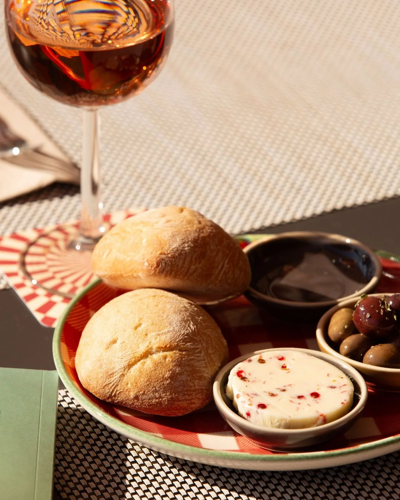 Apetece um bom petisco, com o nosso vinho a acompanhar?

Os fins de tarde sabem sempre melhor no BUGI.

📞 913237343

Todos os dias, das 9H at&eacute; &agrave;s 22H 🌞

#bugibar #vidaboa #praiapacodearcos #lisboa #portugal