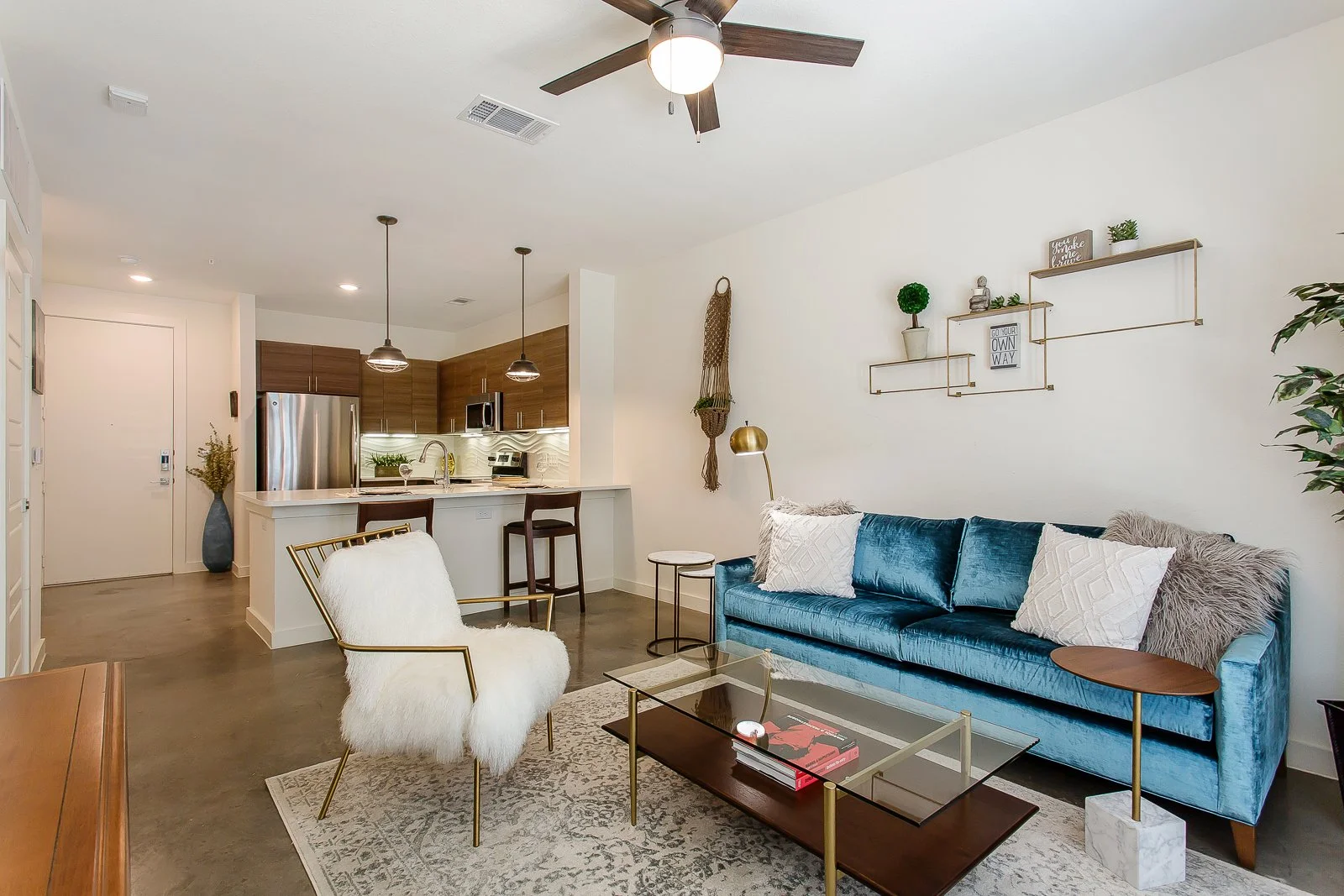 Bishop Flats at Bishop Arts Apartments — Bishop Arts Apartments — Live ...