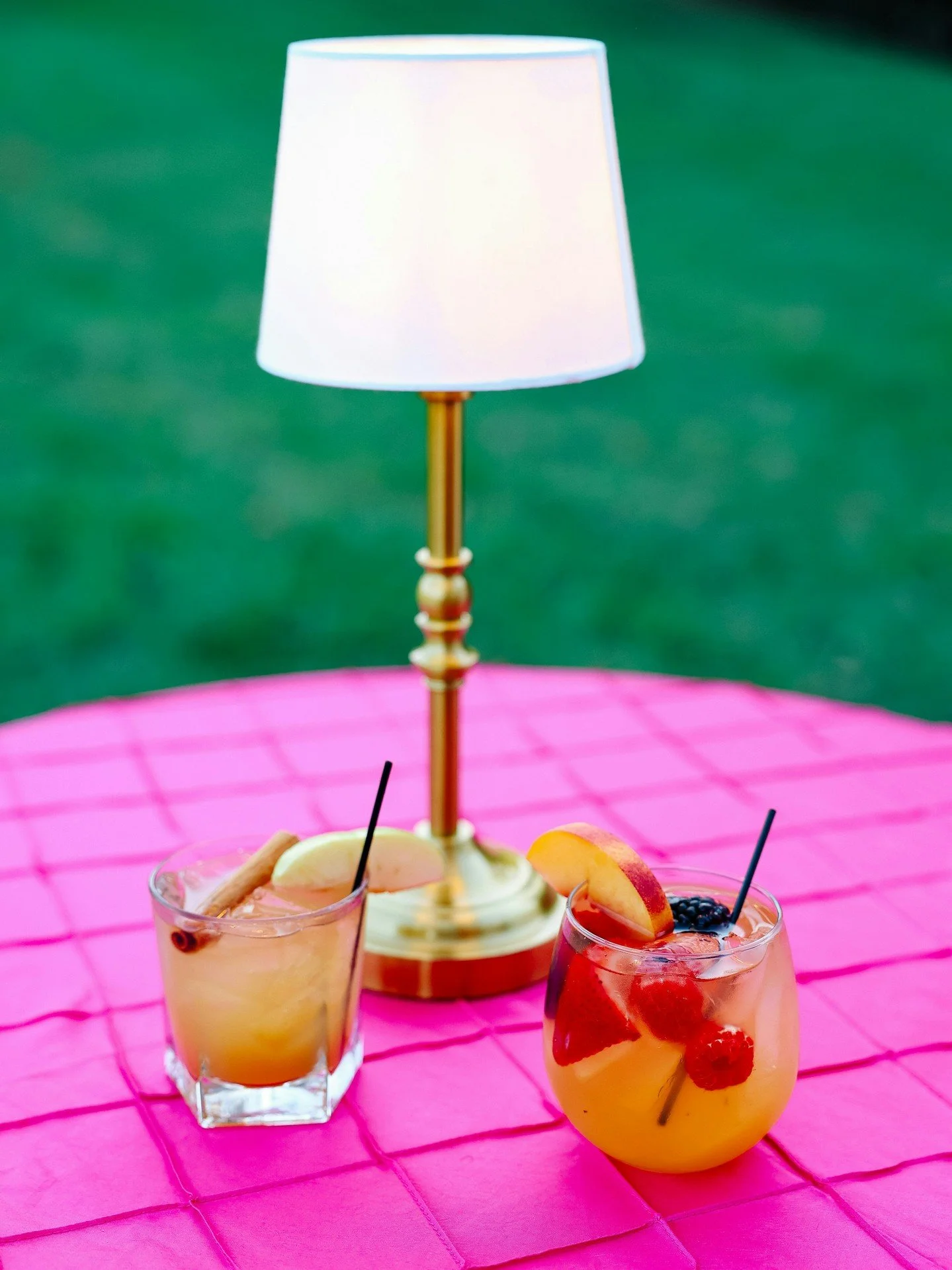 Seasonal sips that make the cold feel a little sweeter 🍹

Photo: @mt.photography.jpg

#sippingprettykc #mobilebar #seasonalsips #kccorporateevents #kansascityevents #kcevents #mobilebartendingkc