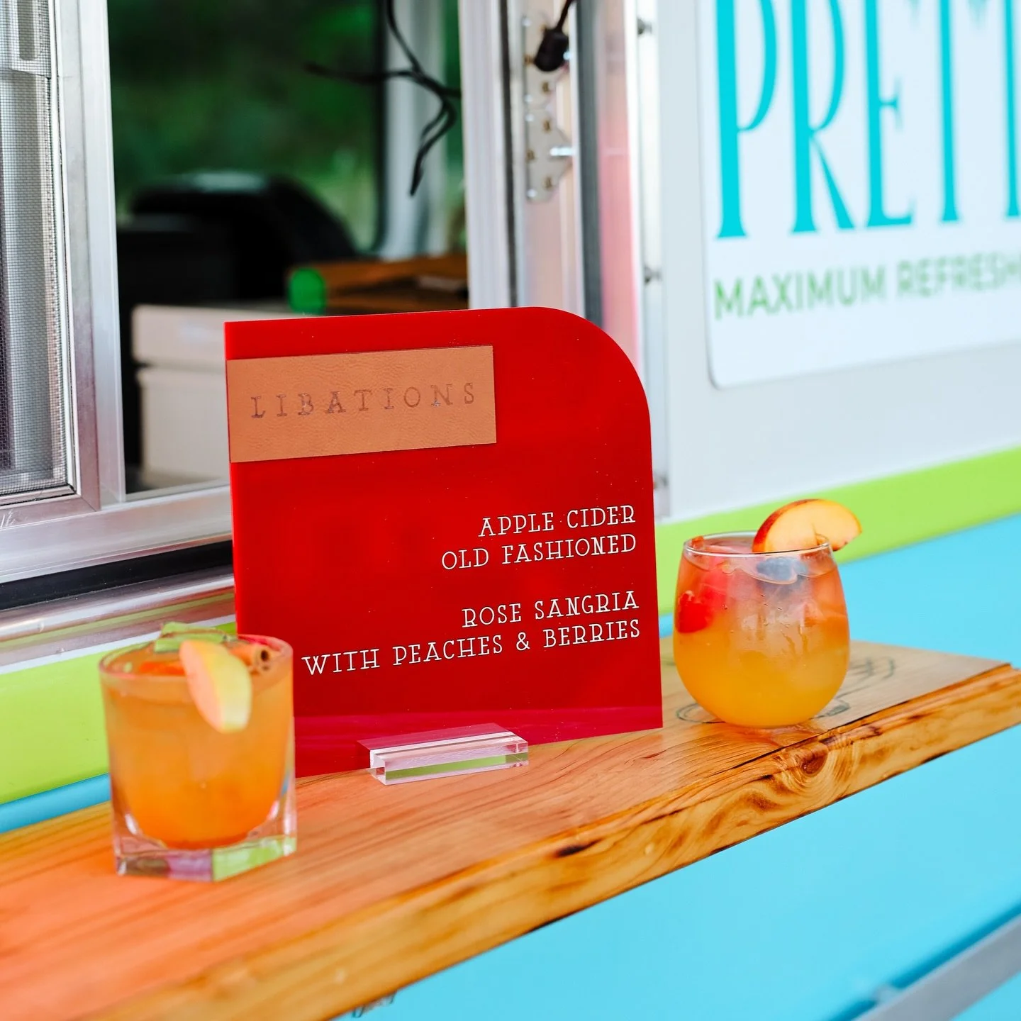 Passing cocktails through the window, one celebration at a time 🥂

Photographer: @mt.photography.jpg

#sippingprettykc #mobilebar #kccorporateevents #kansascityevents #kcevents mobilebartendingkc