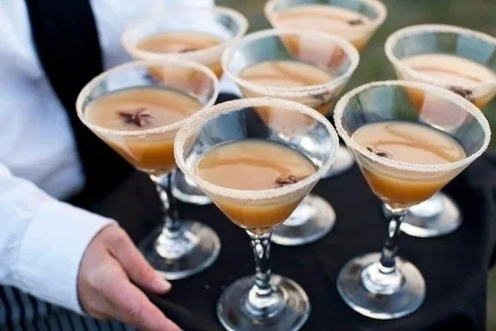 Need a little boost? Our espresso martinis are the pick‑me‑up your event didn&rsquo;t know it needed ☕️🍸

#sippingprettykc #mobilebar #espressomartini #cocktailhour #eventinspo #signaturesips #kcevents