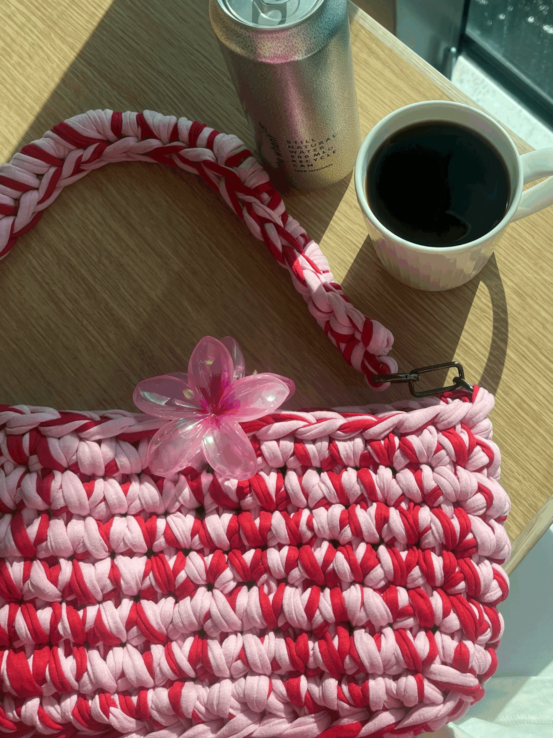The Amelia shoulder bag, in pink & red