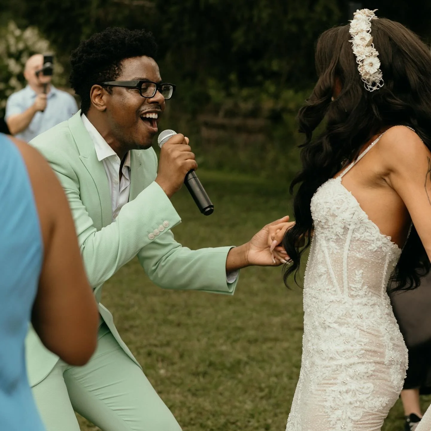 Elias &amp; Erica's intimate Wedding in Livingston Manor was nothing short of a dream ❤️⛰️ The most beautiful couple! Thanks for having us, you two!

Photography: @shotbydna 
Catering: @flavors_of_morocco 
Drinks: @craving_cocktailss 
Video: @emiller