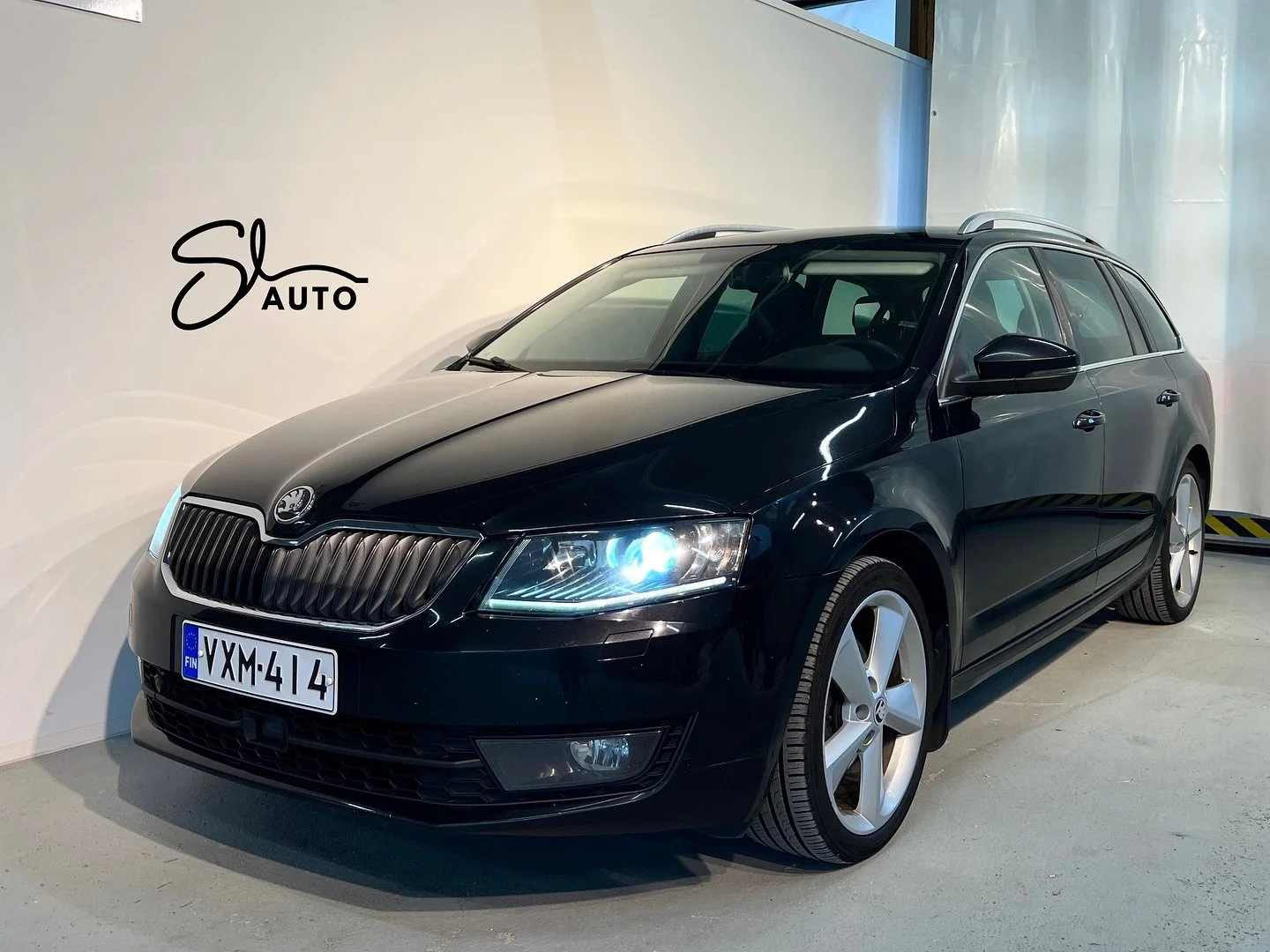 Juuri nyt korkotarjous alkaen 3,99% - kysy lis&auml;&auml;! 🚘

📞 040 594 3139
📧 sakari.luoma@slauto.fi
🌐 slauto.fi