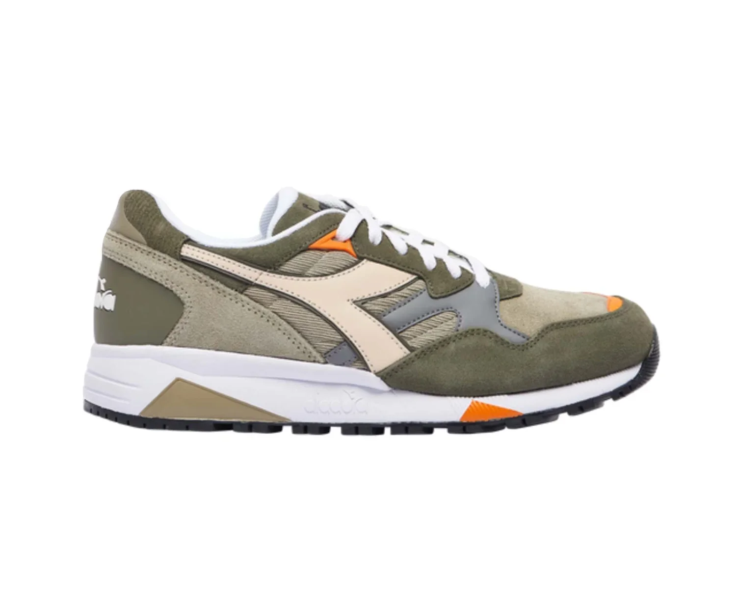 DIADORA