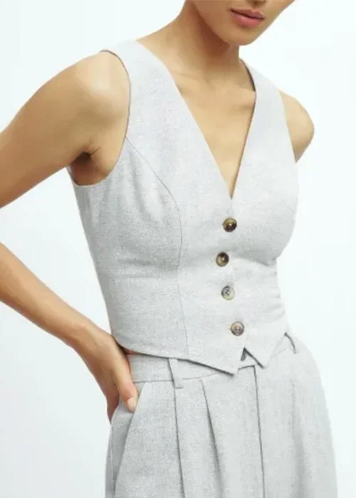 REFORMATION Devin Vest