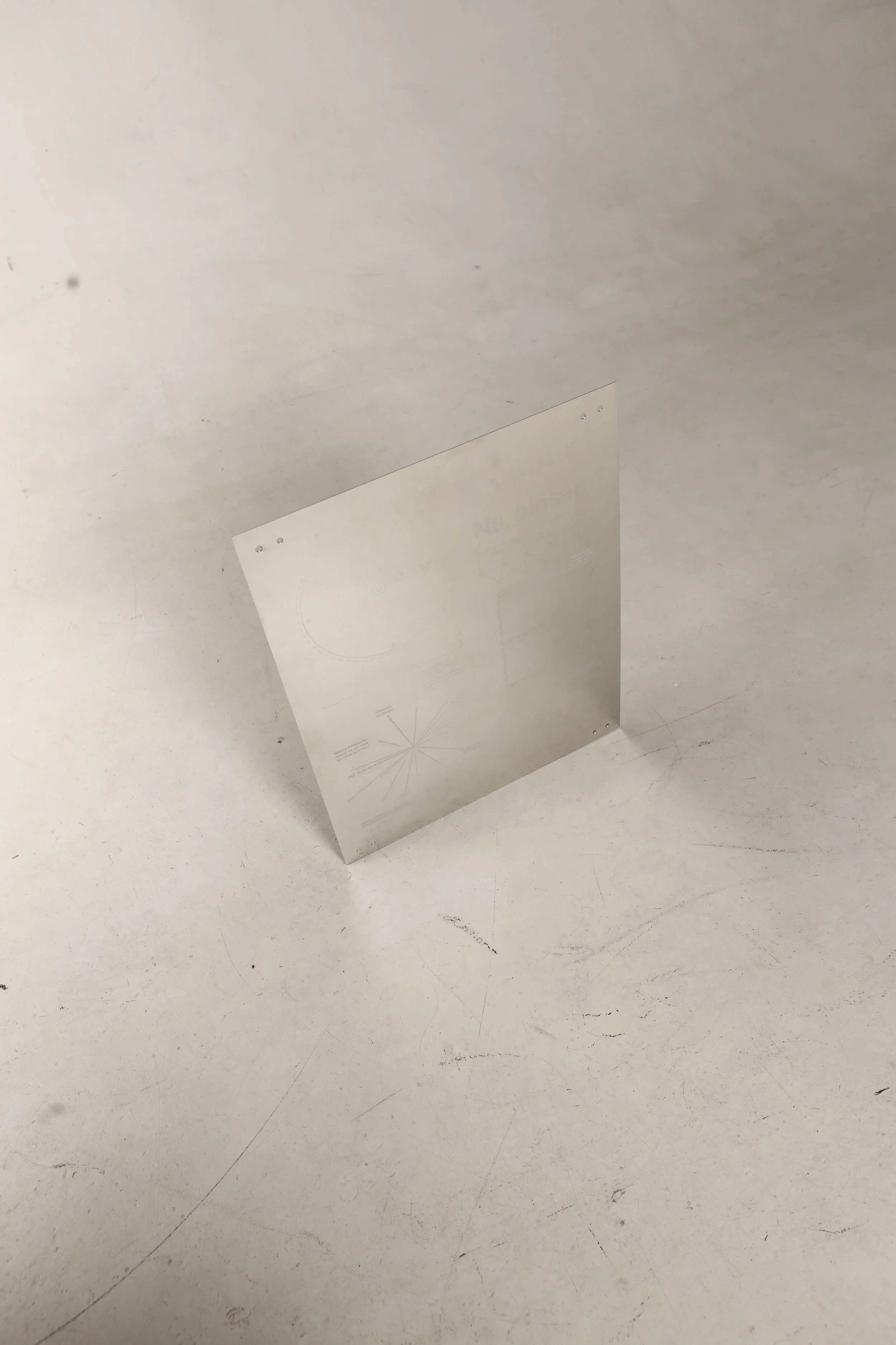 SETI Berlin - Prototyp Aluminium-Platte Datenphysikalisierung_UrbanDesign_Interaktionsdesign_Einsamkeit_Voyager_Prototyp