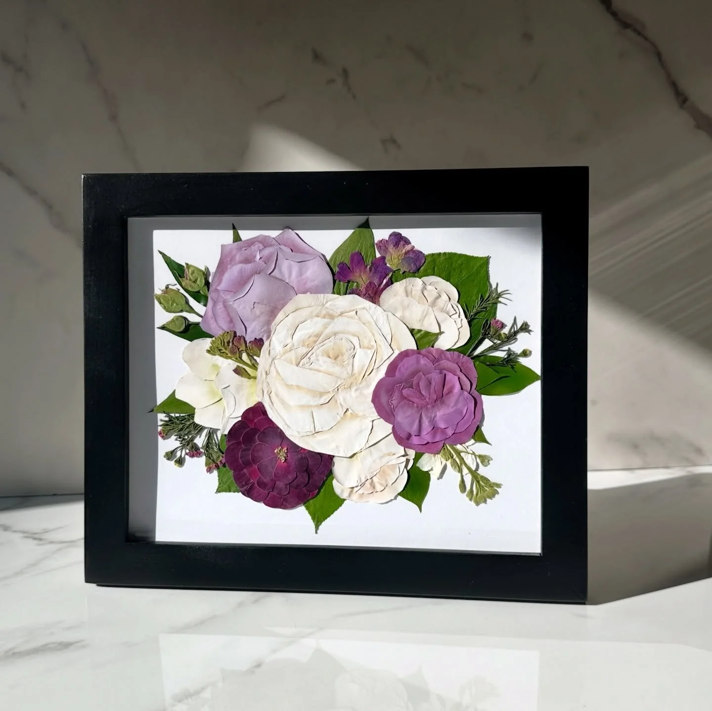 Pressed Florals 🌹

Summer&rsquo;s beautiful collection featuring the 8x10 and 20x16 pressed frames.