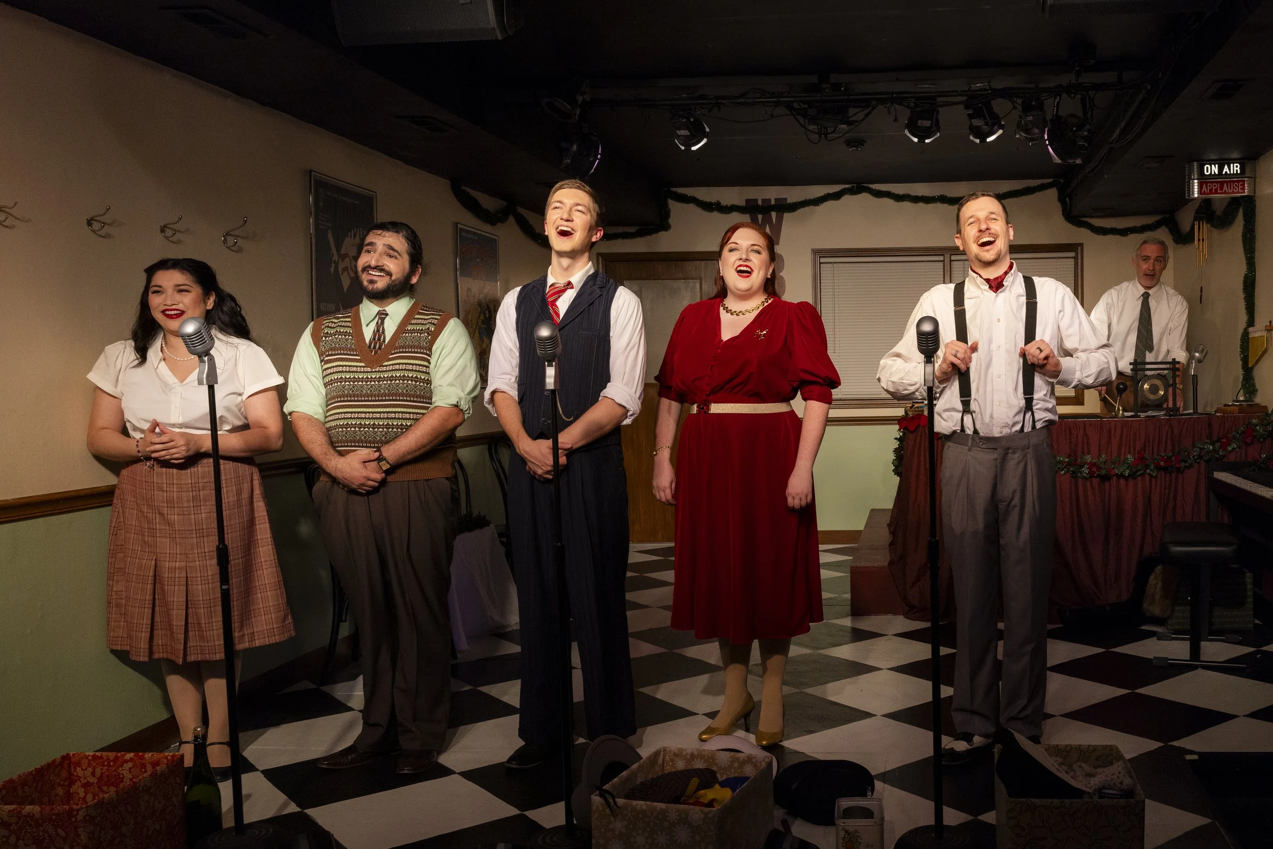 IT'S A WONDERFUL LIFE (A RADIO PLAY) - Oil Lamp Theater (photo by Gosia Matuszewska)