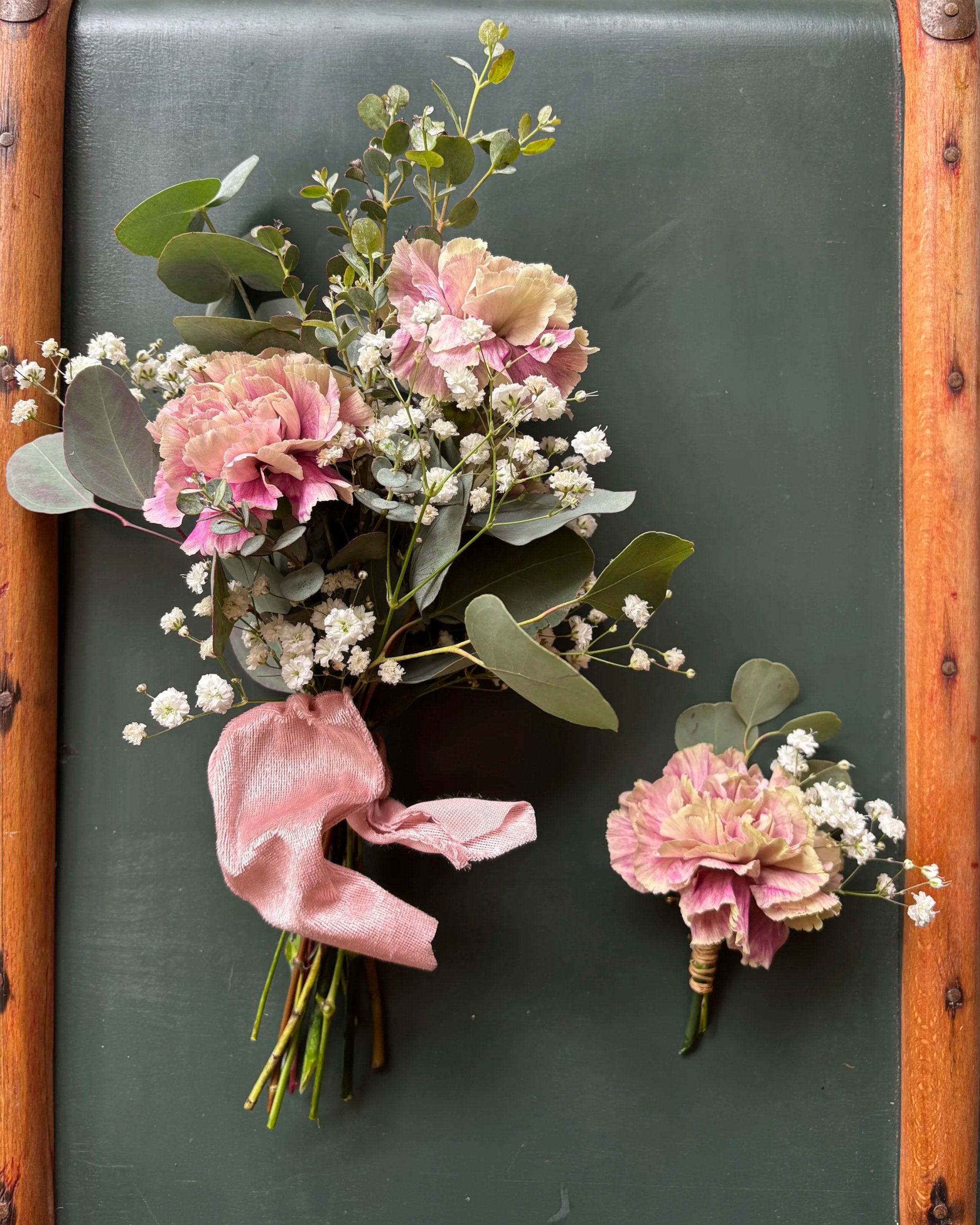 Bridal bouquet and buttonhole with Carnations